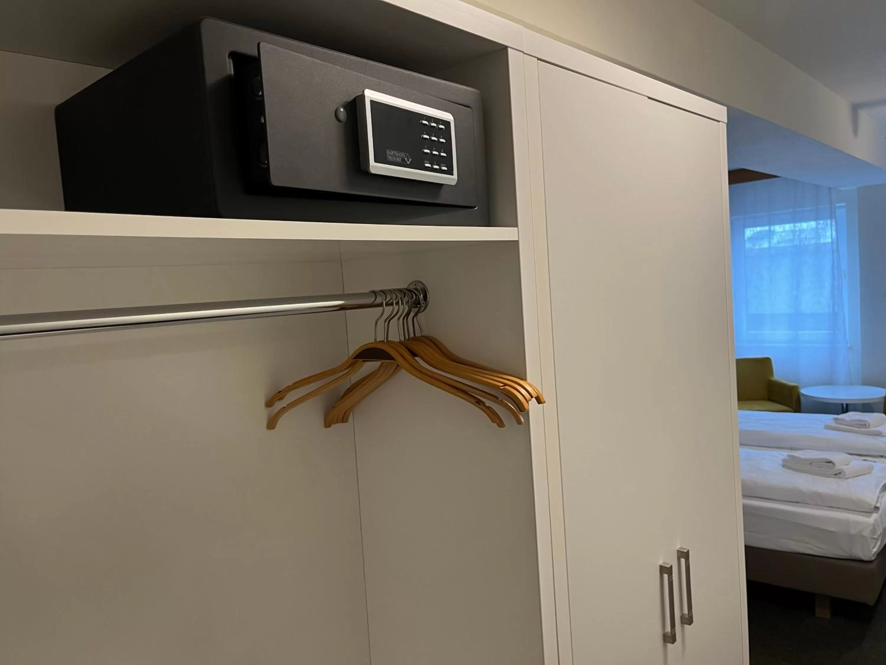 safe, Bed in astral'Inn Leipzig Hotel & Restaurant