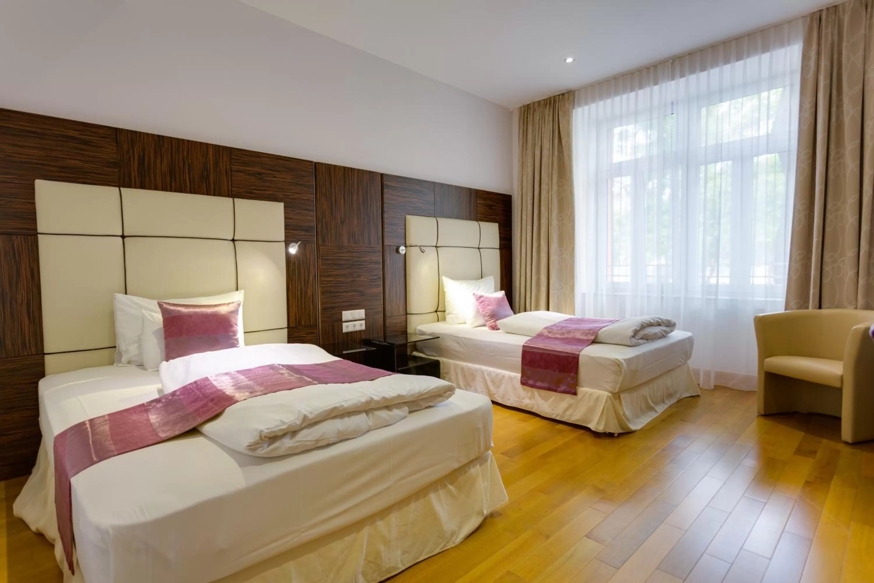 Photo of the whole room, Bed in Best Western Plus Hotel Arcadia