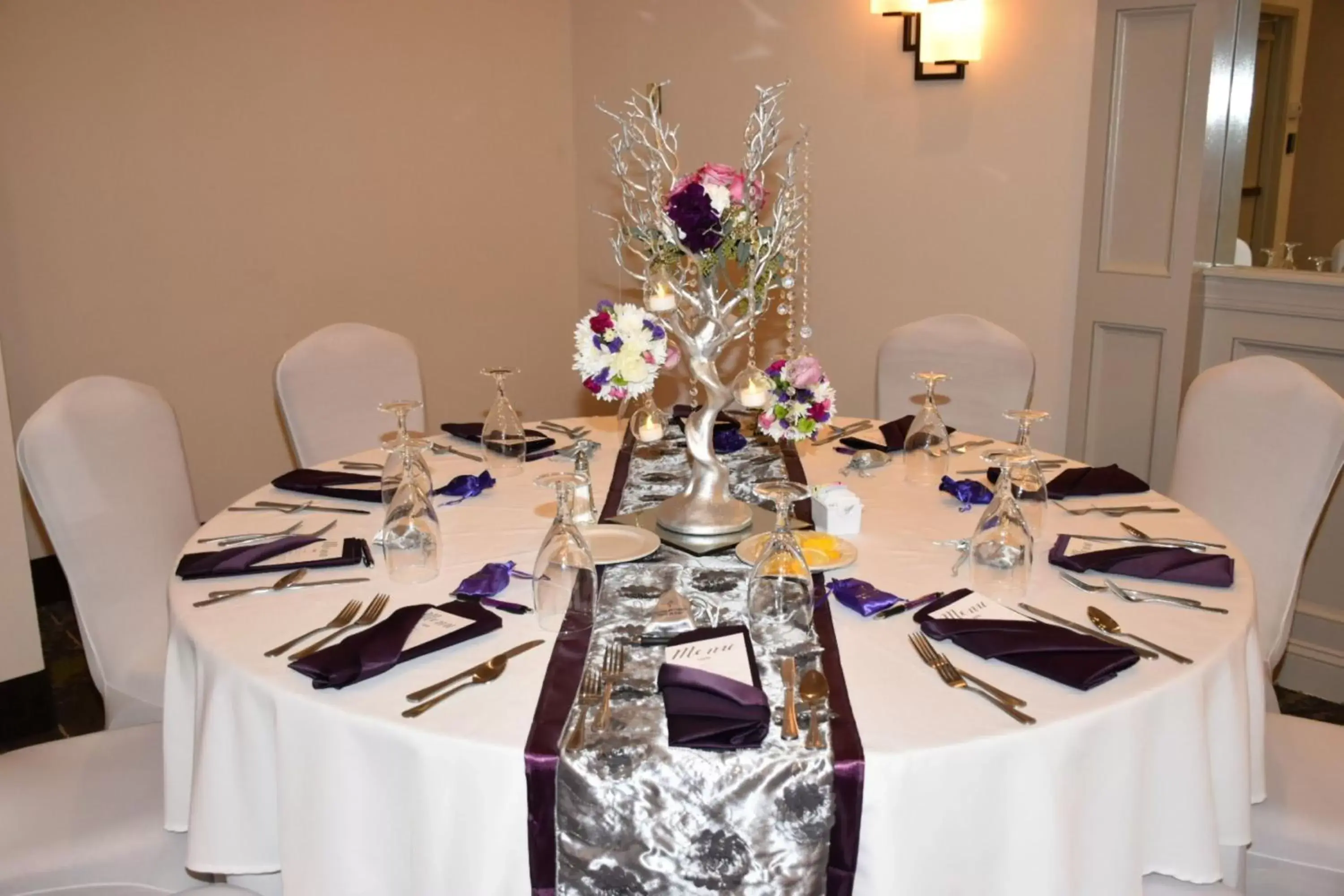 Banquet/Function facilities, Restaurant/Places to Eat in Holiday Inn Philadelphia South-Swedesboro, an IHG Hotel