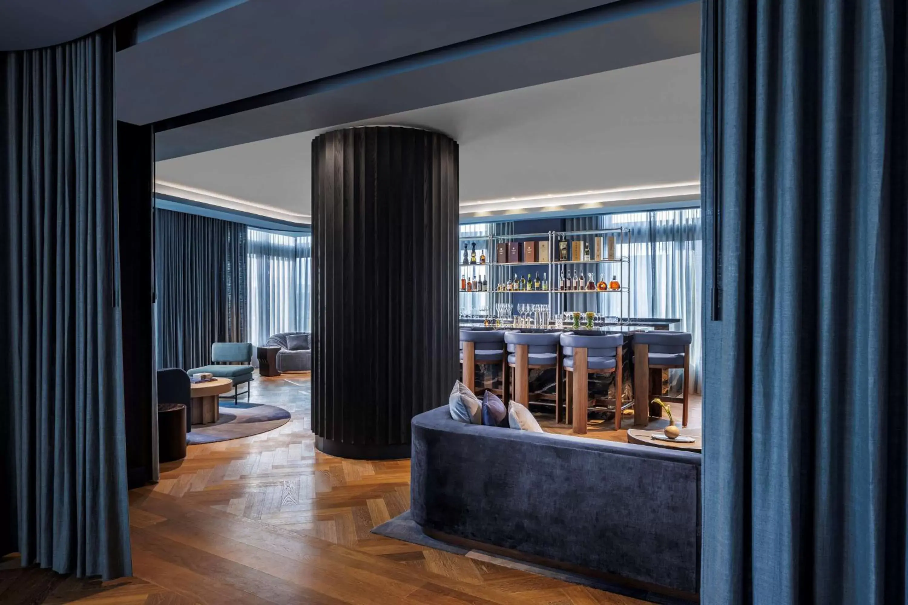 Lounge or bar in The Morrow Washington Dc, Curio Collection By Hilton