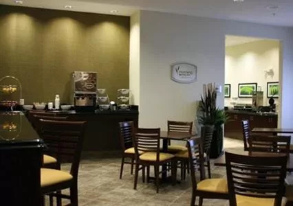 Restaurant/places to eat in Sleep Inn & Suites Garden City
