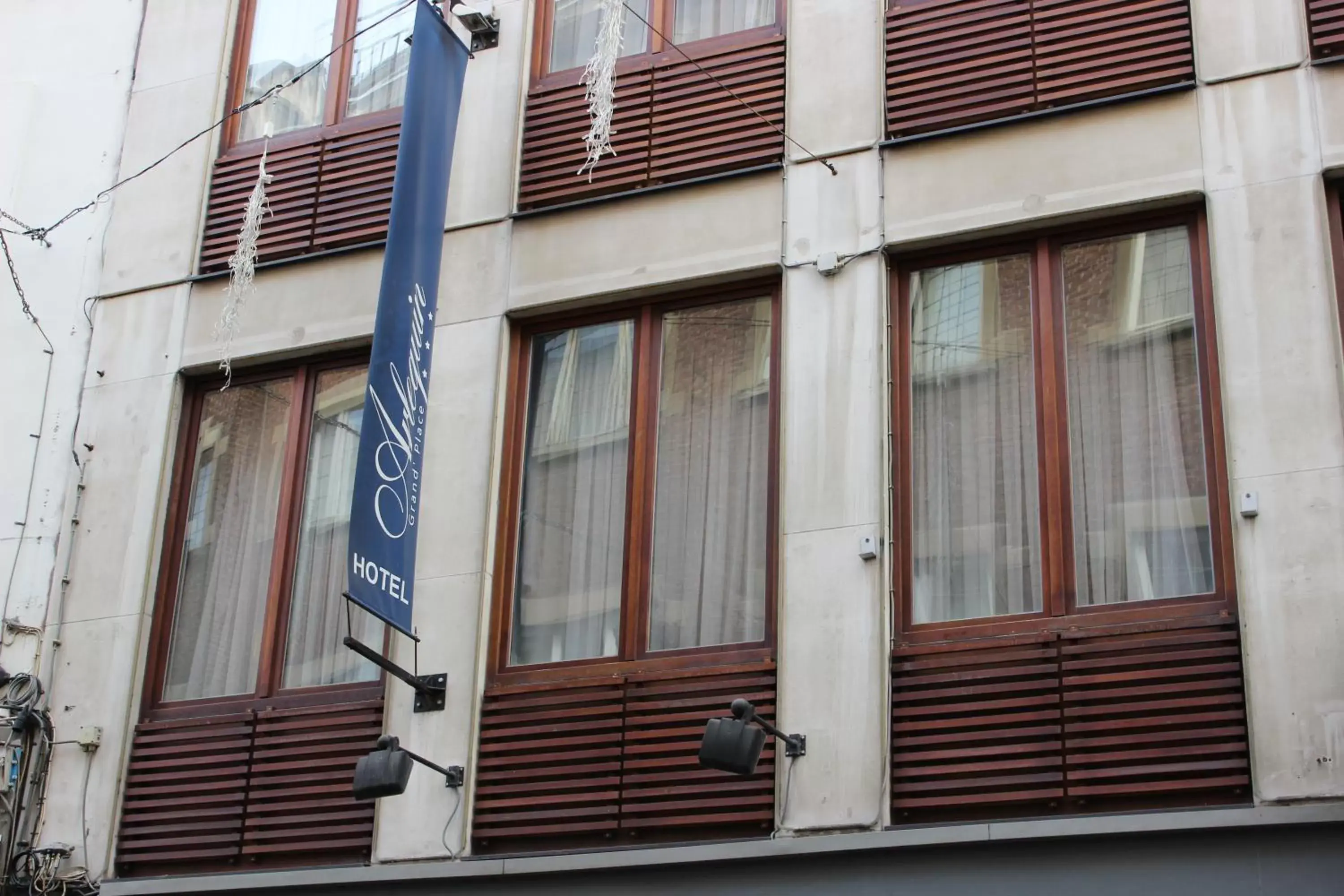 Facade/entrance, Property Building in Hotel Floris Arlequin Grand-Place