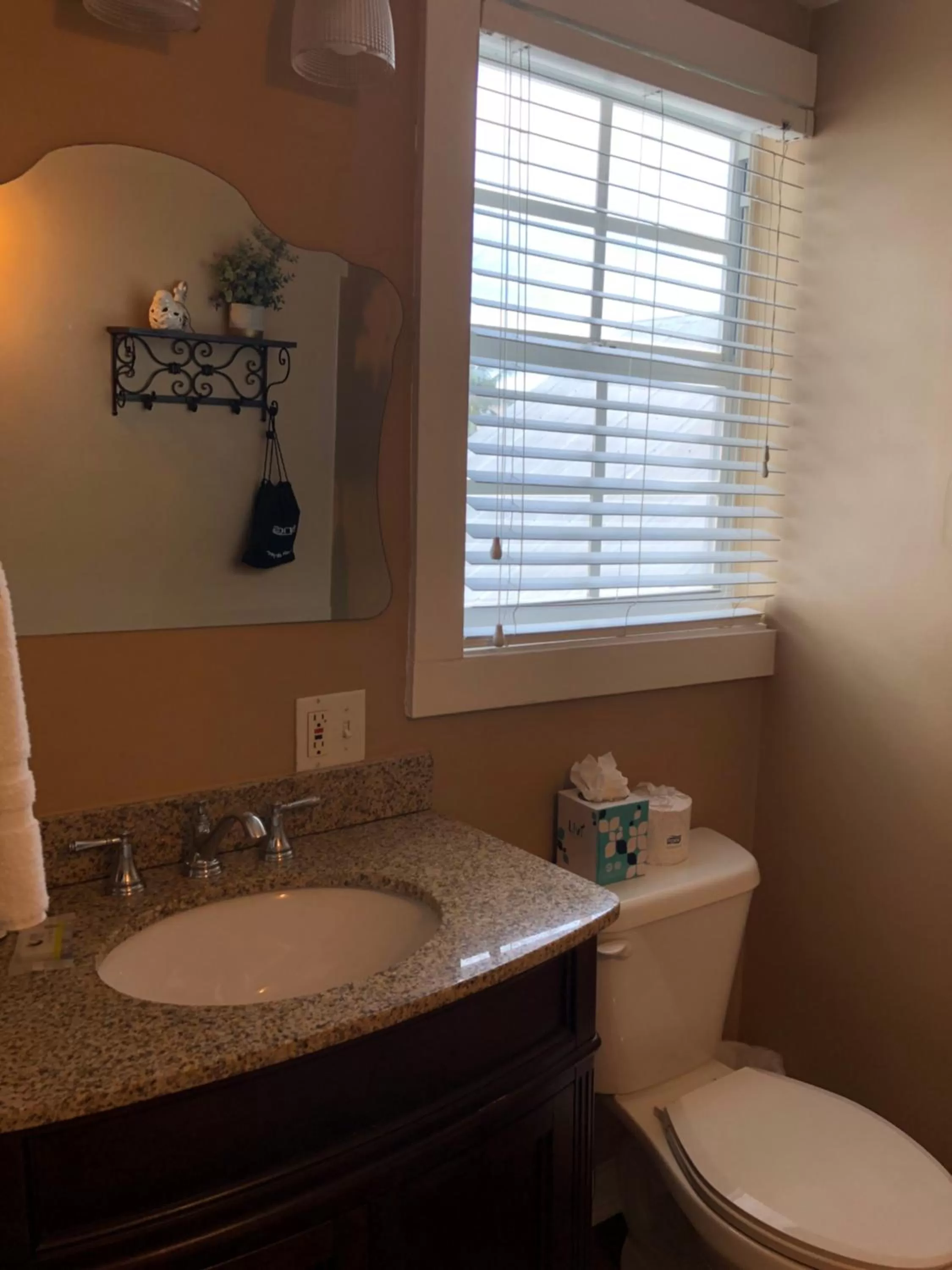 Bathroom in L'Habitation Guesthouse- Adult Exclusive