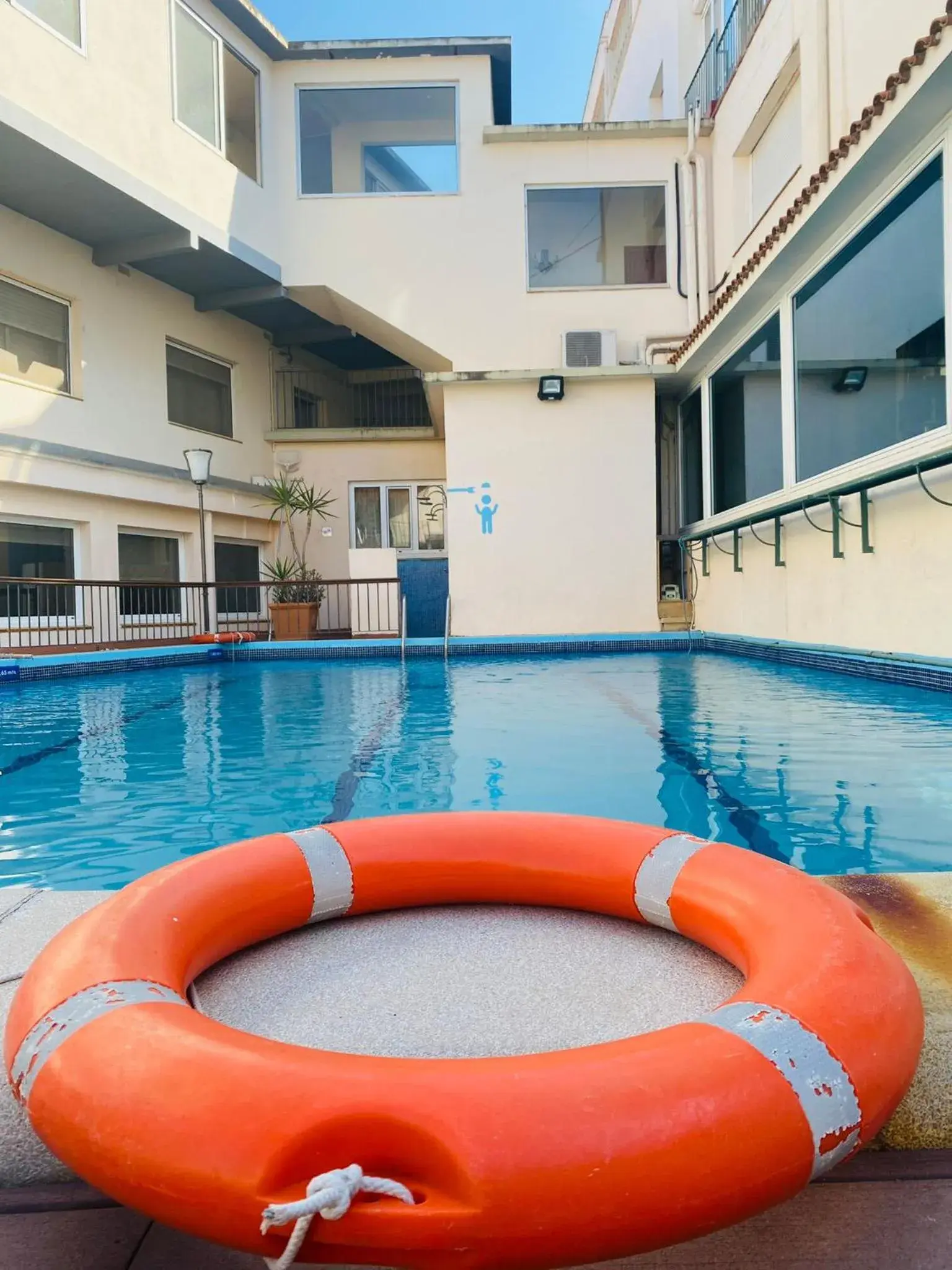 Swimming Pool in Hospedium Hotel Restaurant Trav