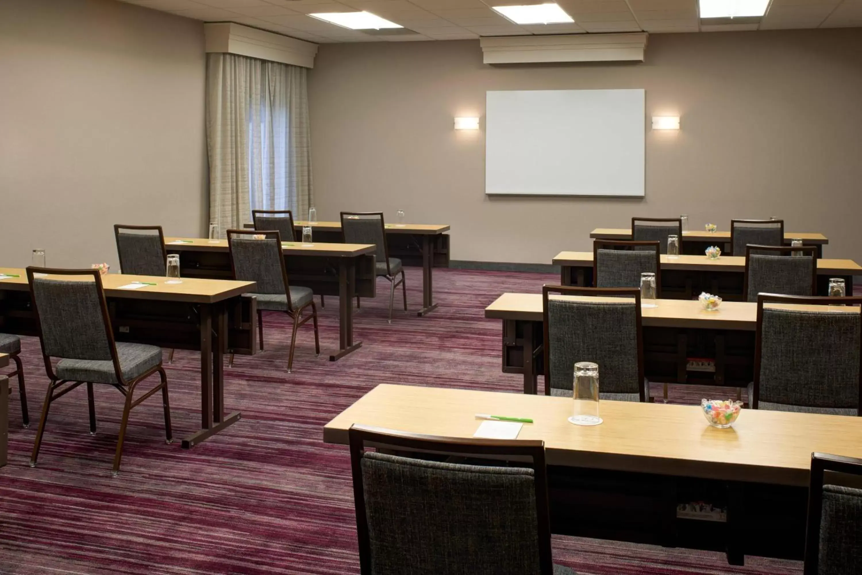 Meeting/conference room, Business Area/Conference Room in Courtyard Des Moines West/Clive