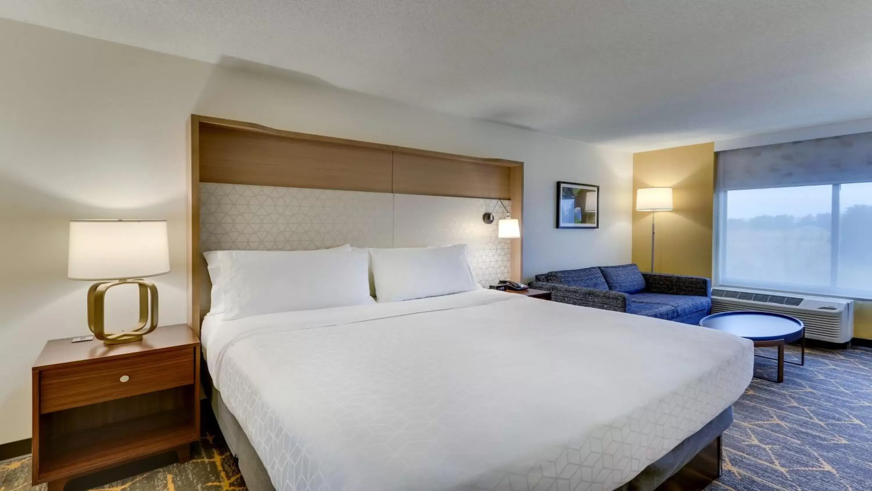 Photo of the whole room, Bed in Holiday Inn Staunton Conference Center, an IHG Hotel