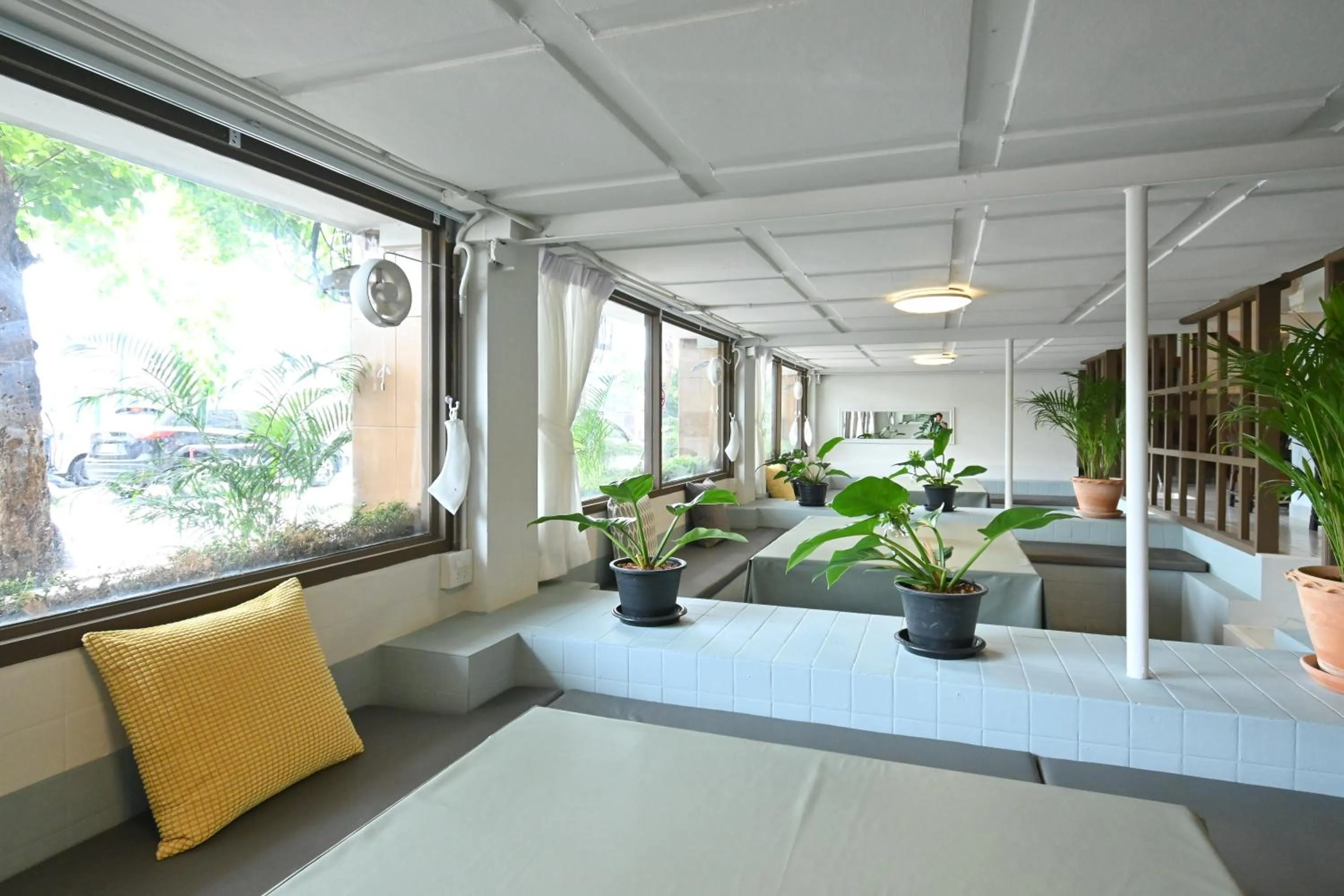 Restaurant/places to eat in The Krungkasem Srikrung Hotel