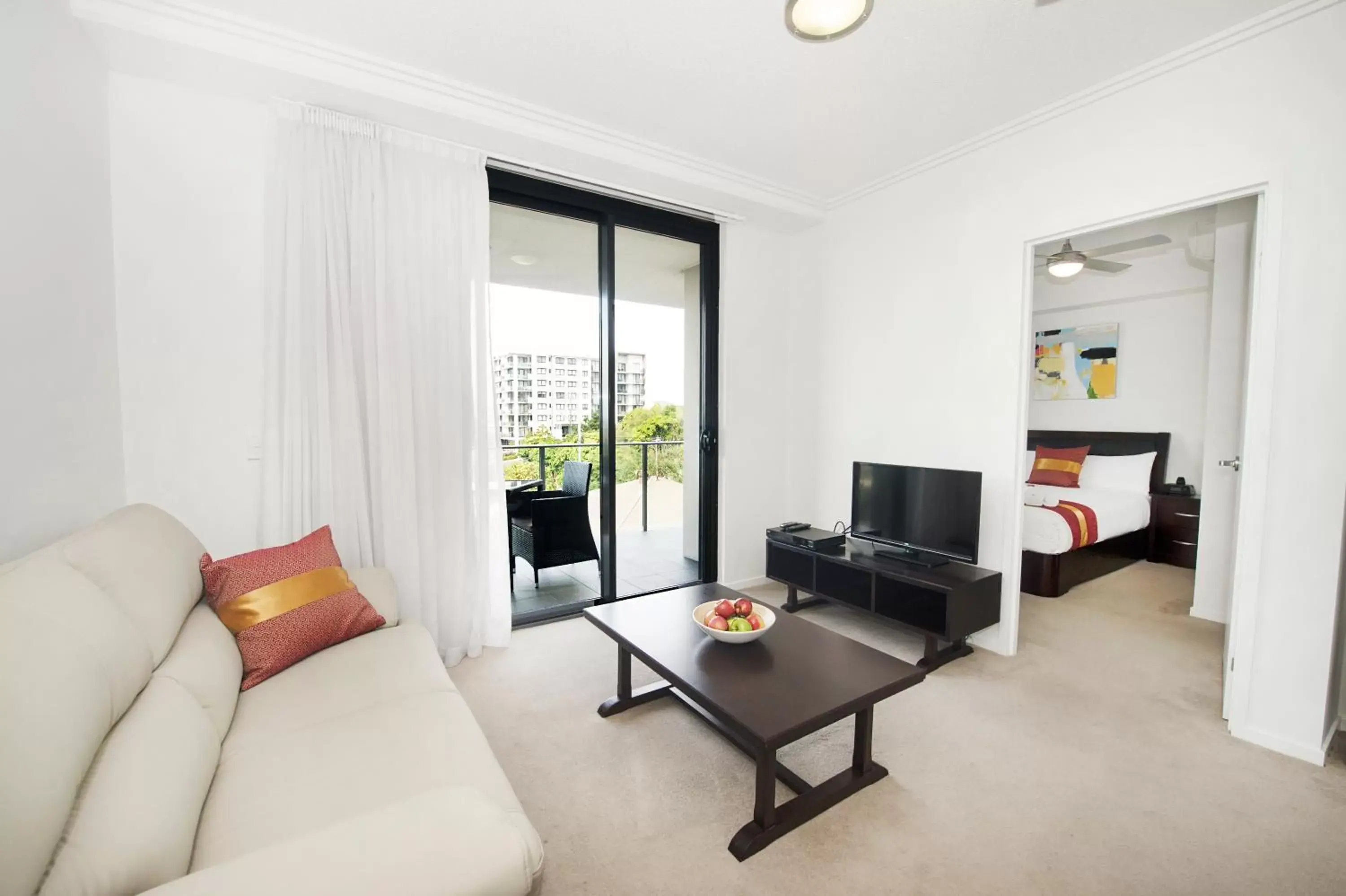 Living room, Seating Area in Gladstone City Central Apartment Hotel