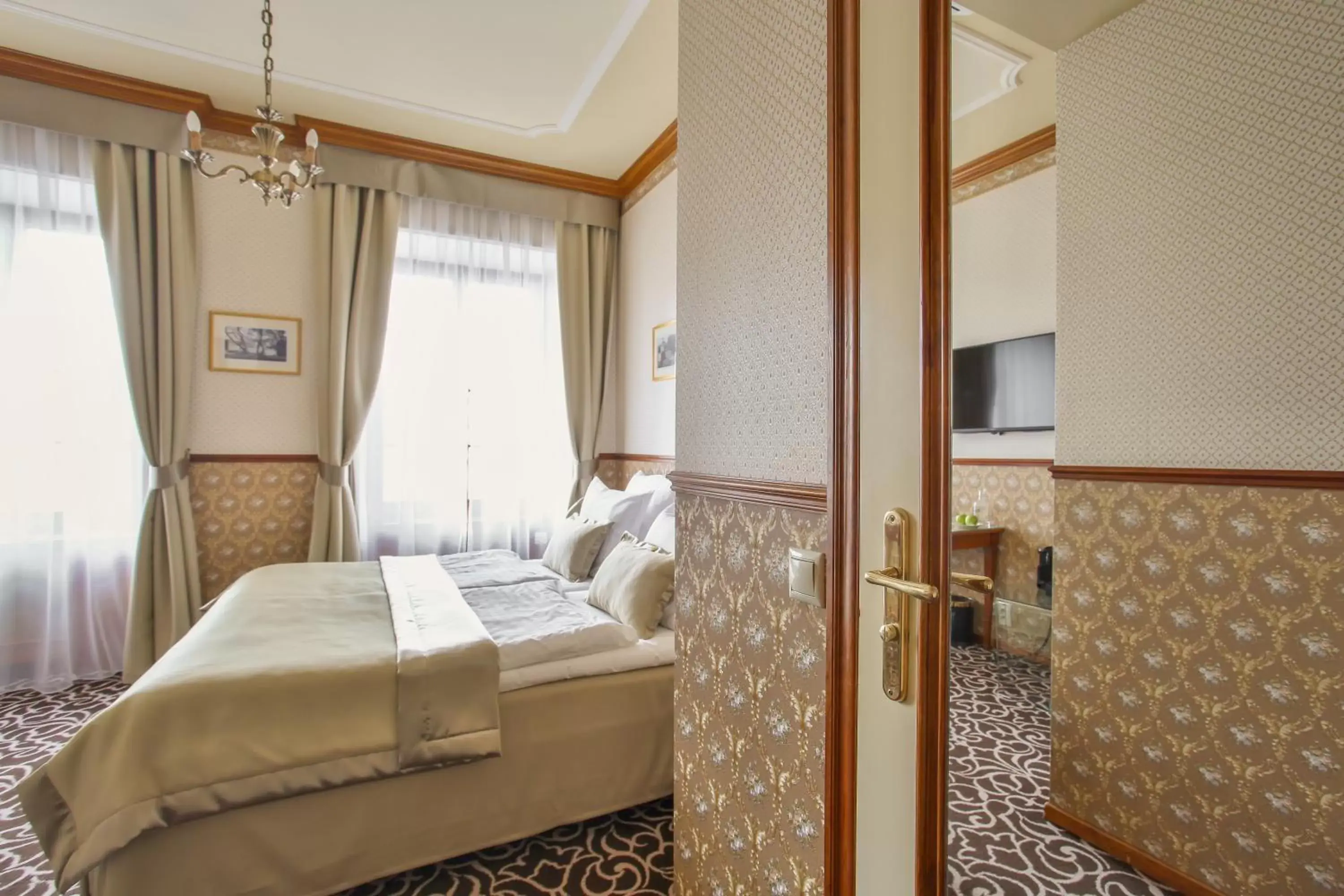 Property building, Bed in Chateau St. Havel - Wellness Hotel