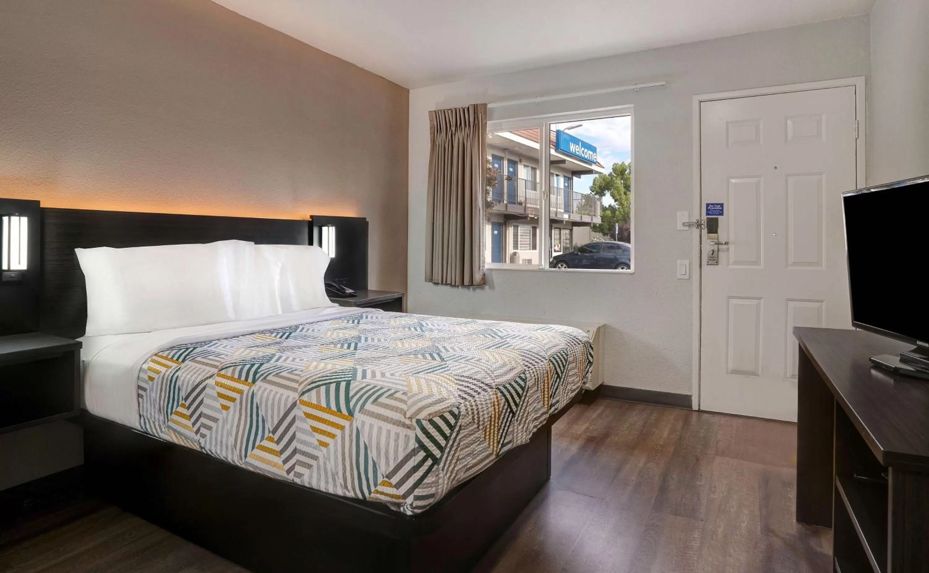 Bedroom, Bed in Motel 6-Rancho Cordova, CA - Rancho Cordova East