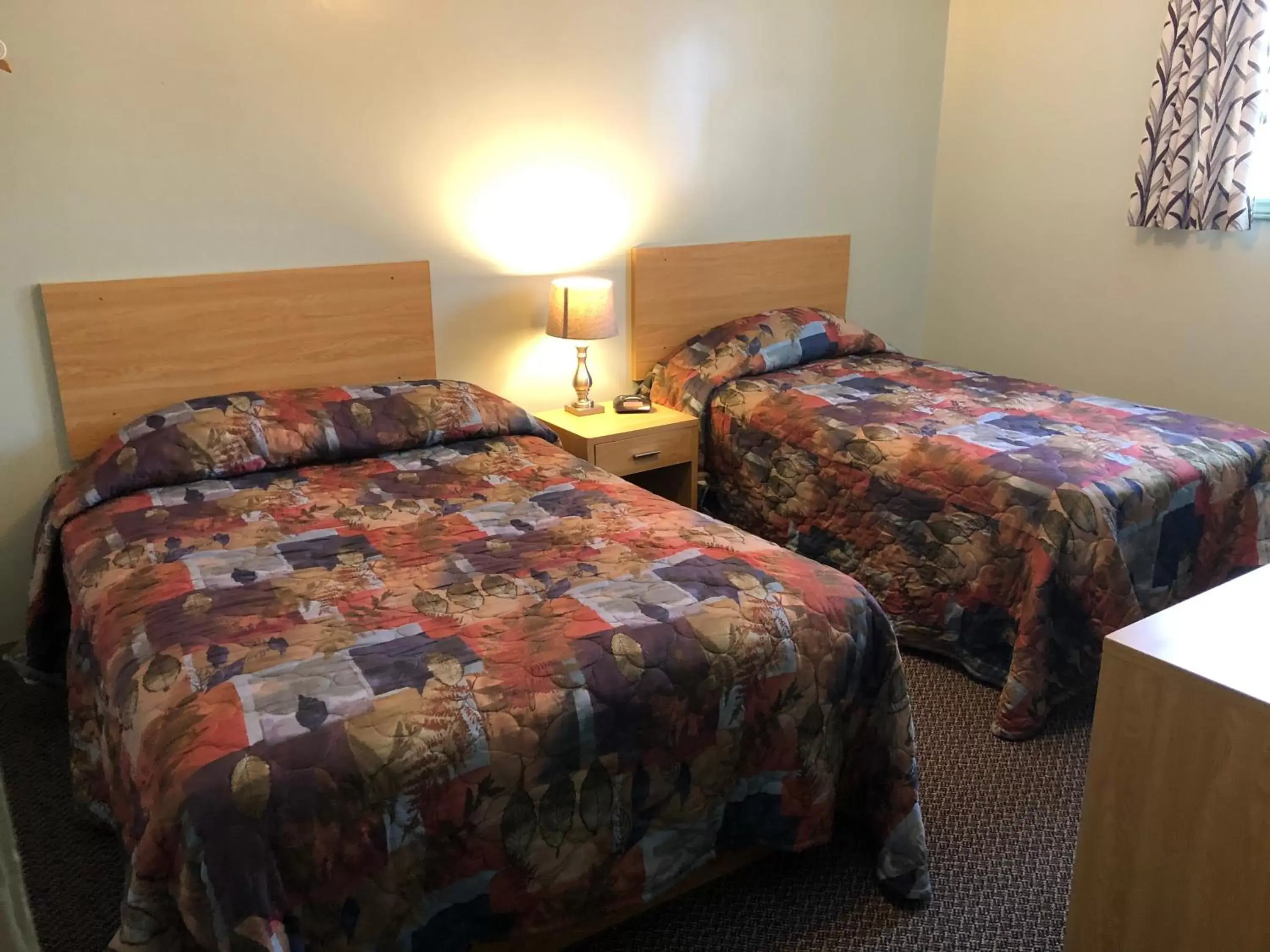 Bed in Chimo Motel
