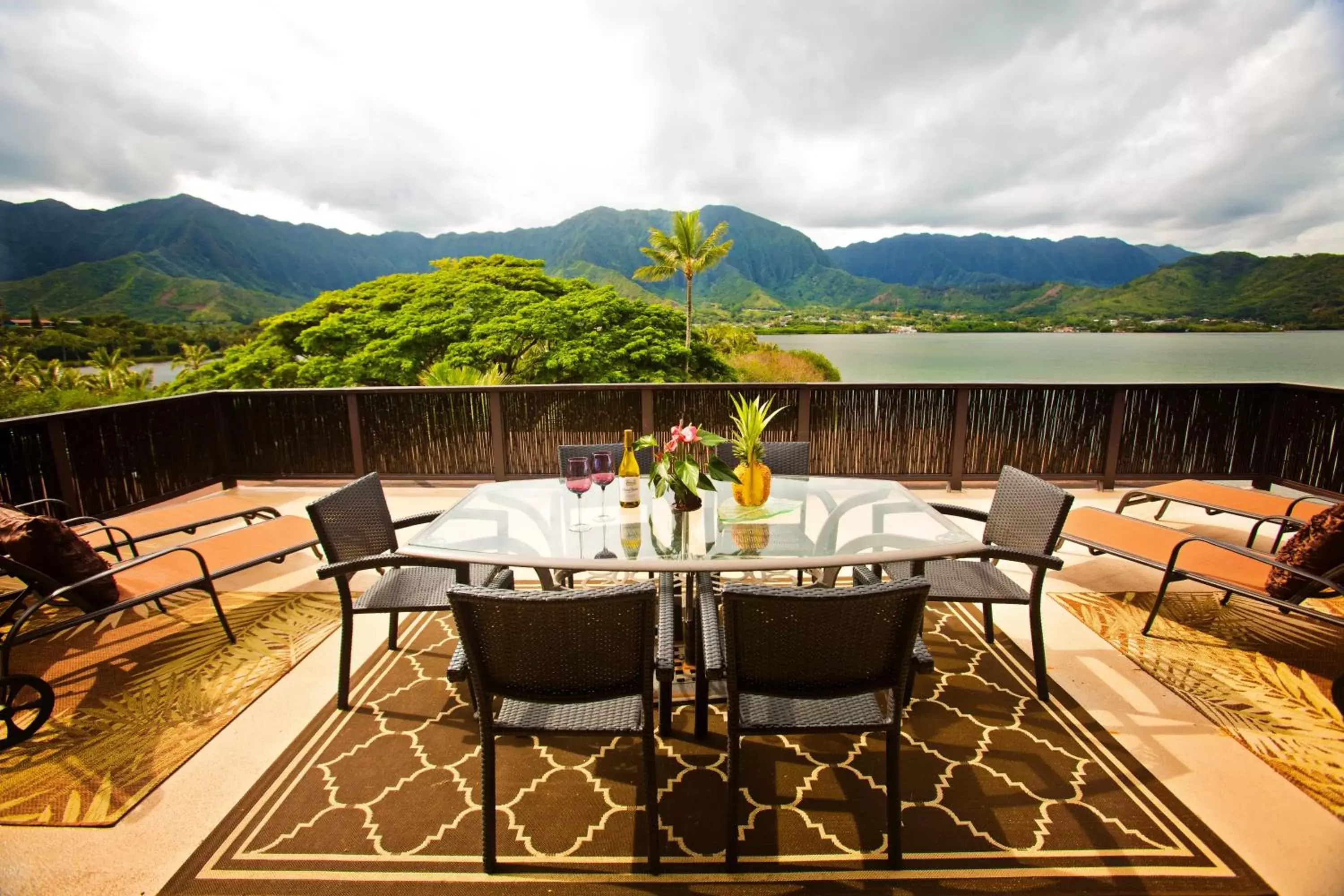 Balcony/Terrace, Mountain View in Paradise Bay Resort