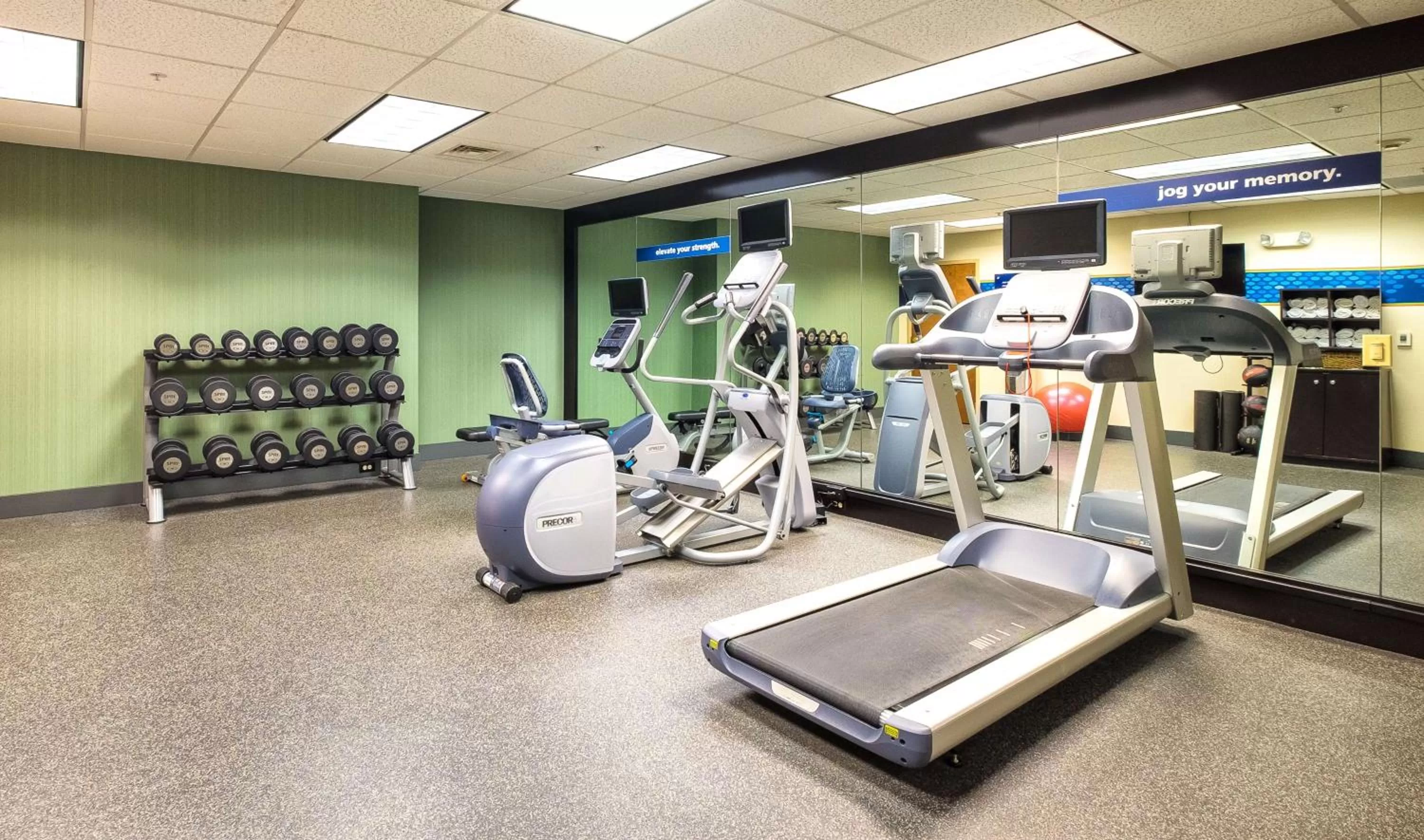 Fitness centre/facilities in Hampton Inn Waterville