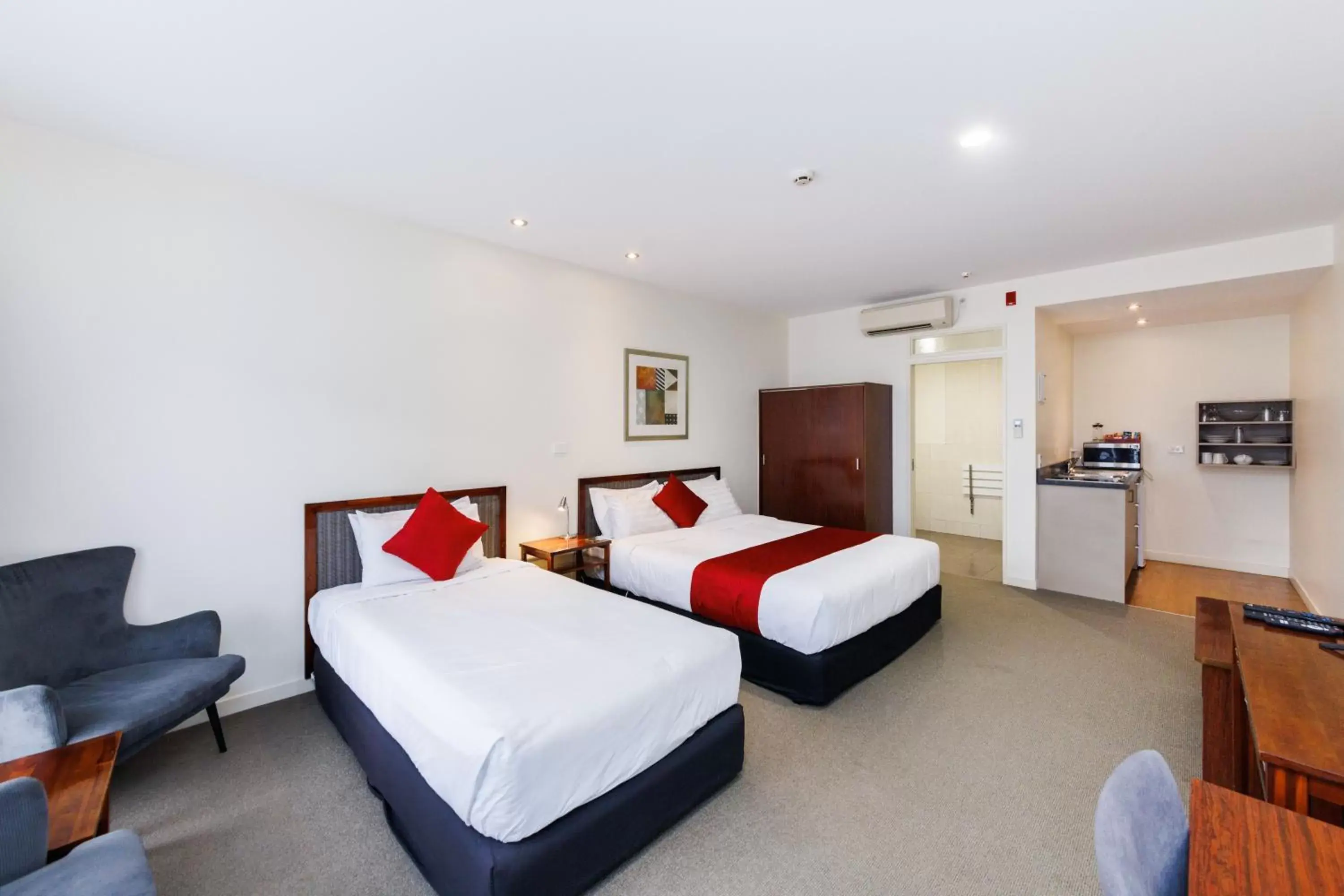 Bedroom, Bed in Fitzherbert Regency Motor Lodge