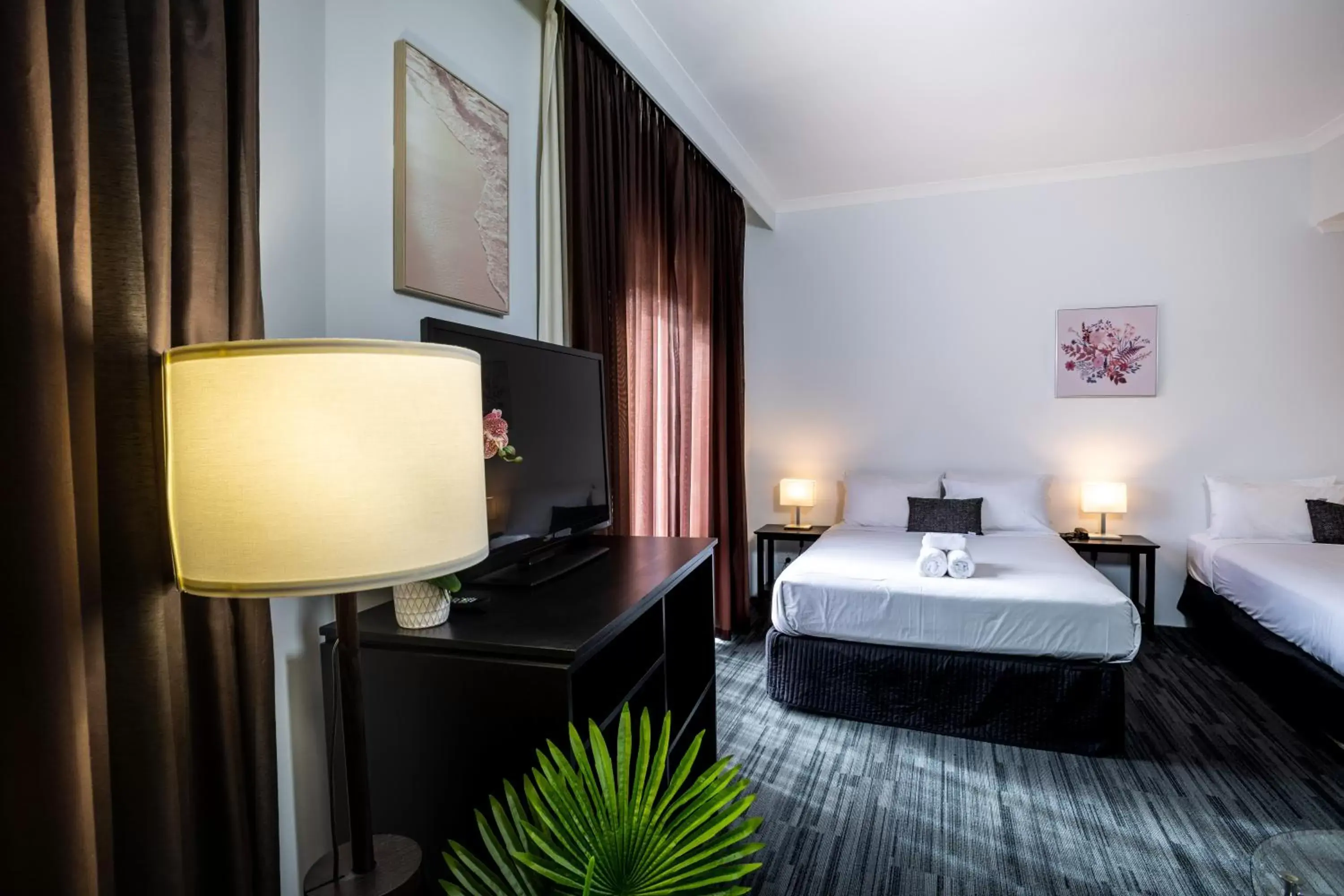 Bedroom, Bed in Joondalup City Hotel