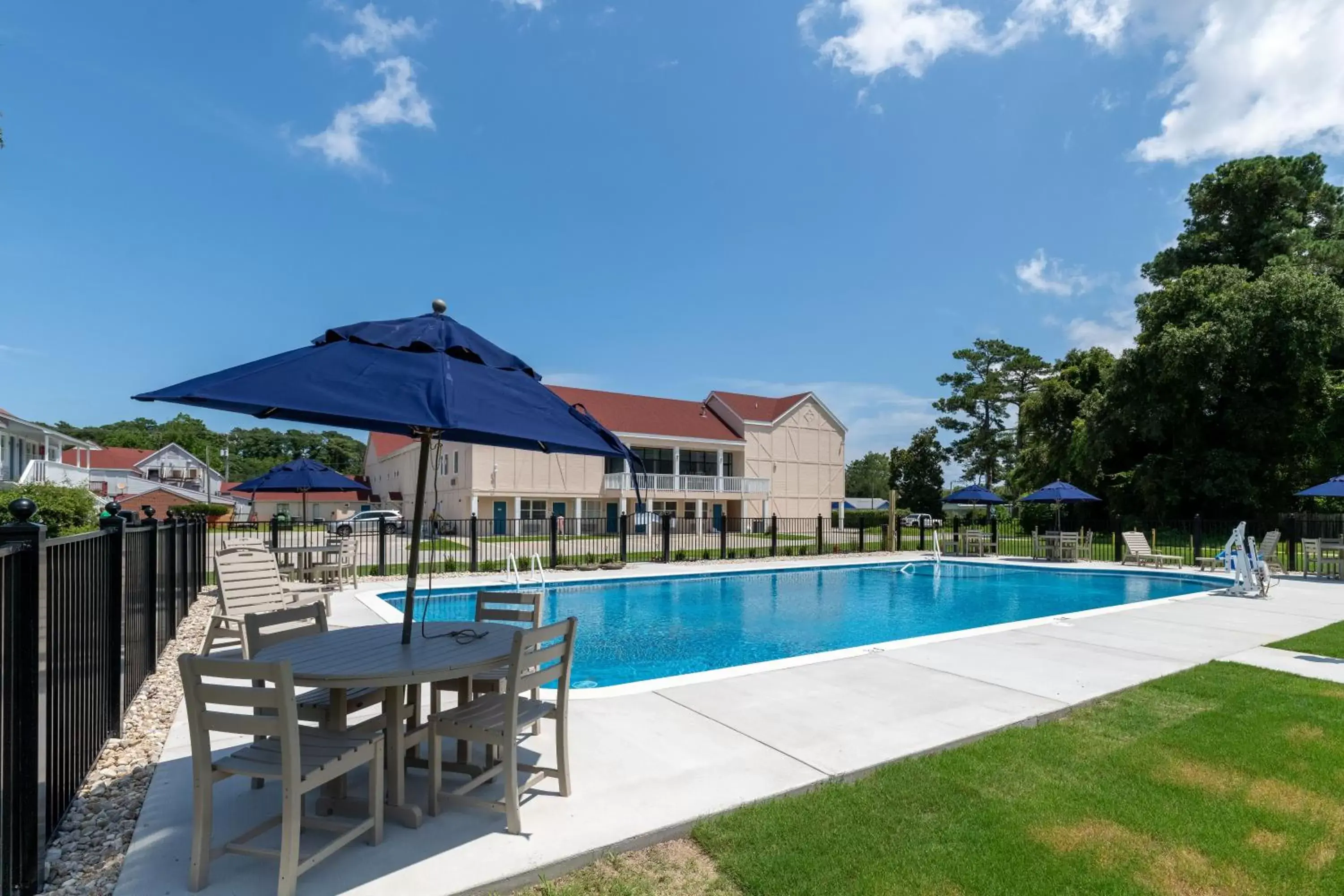 Swimming Pool in Hotel Manteo