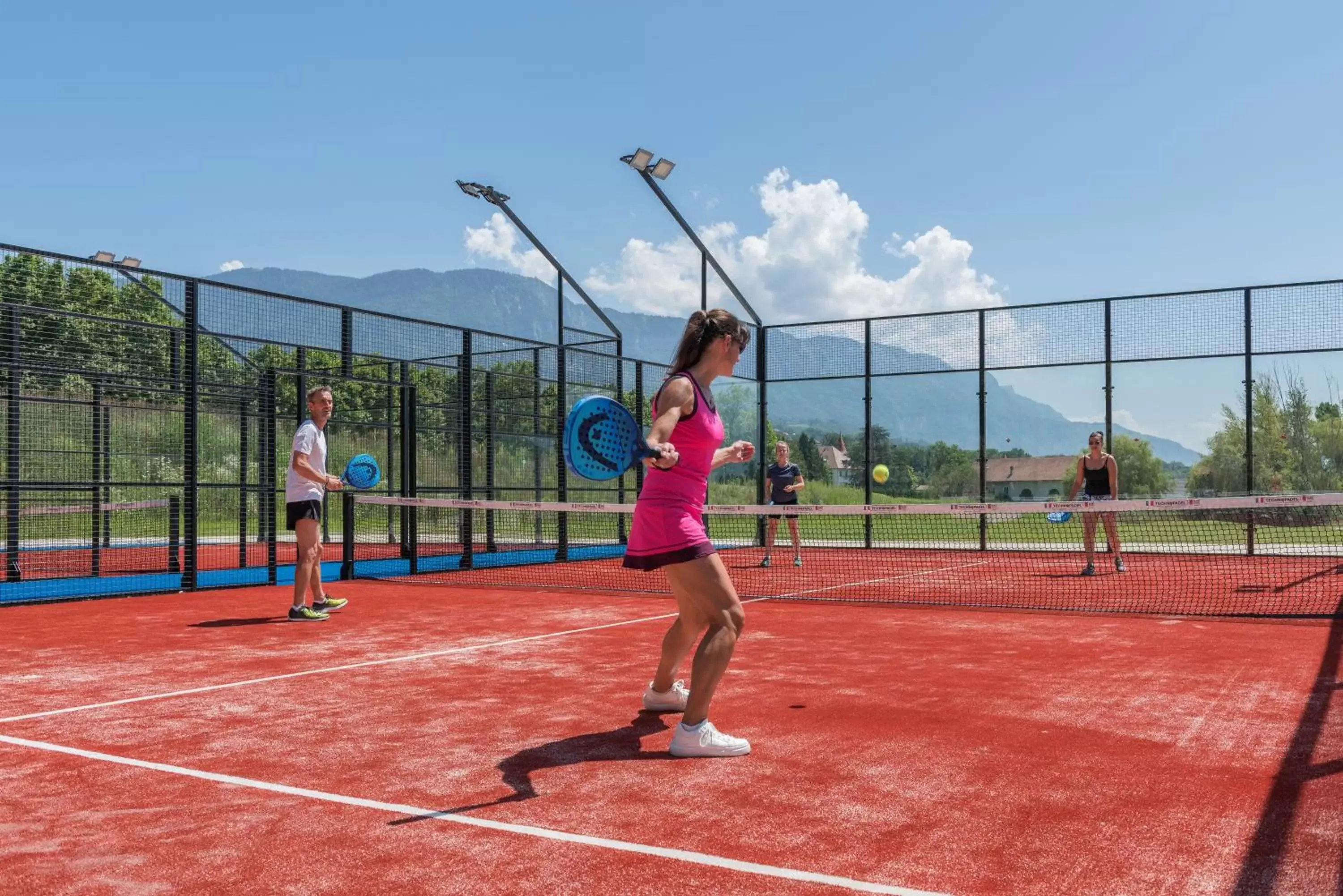 Activities, Tennis/Squash in Château Brachet