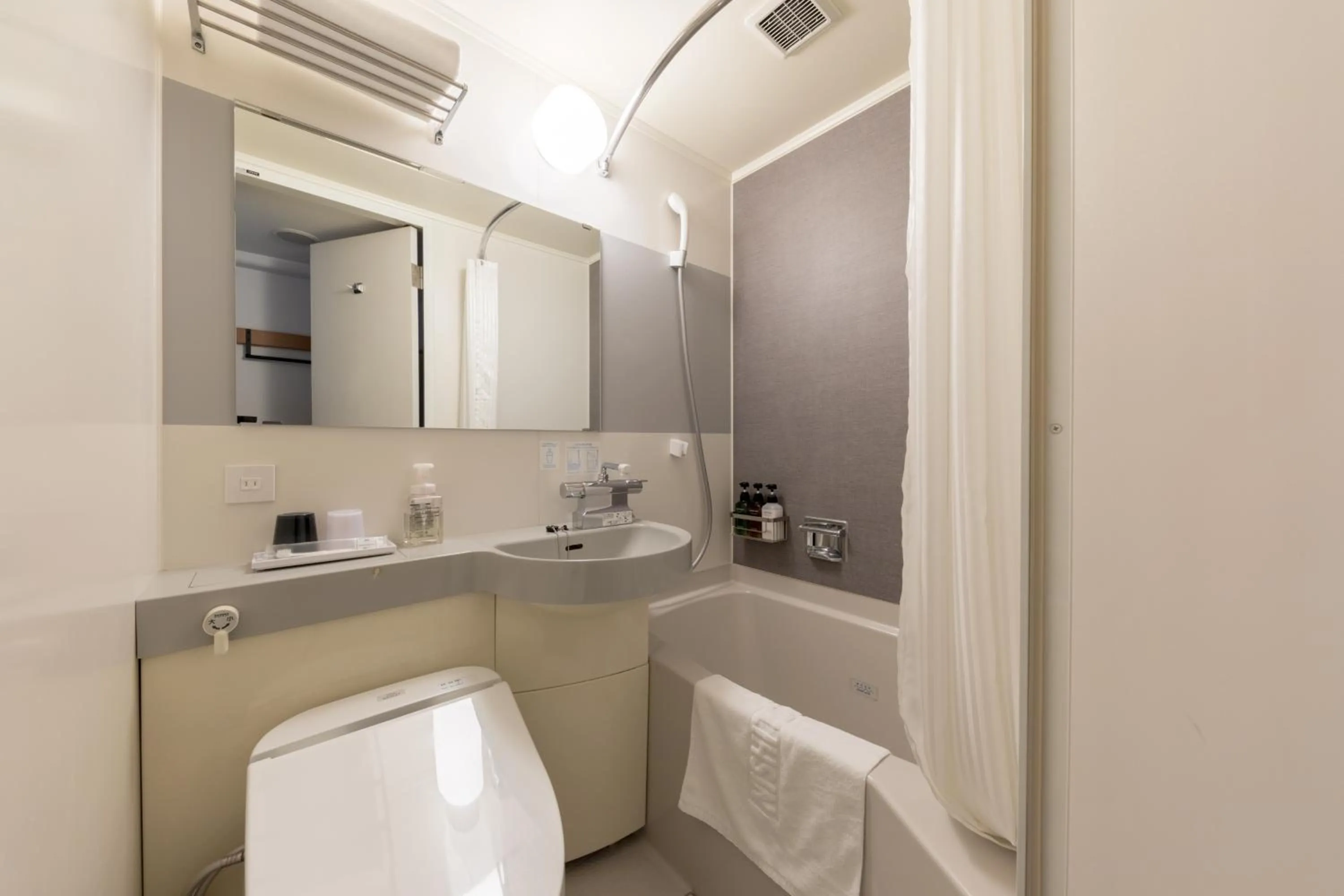 Toilet in Nishitetsu Inn Nihonbashi