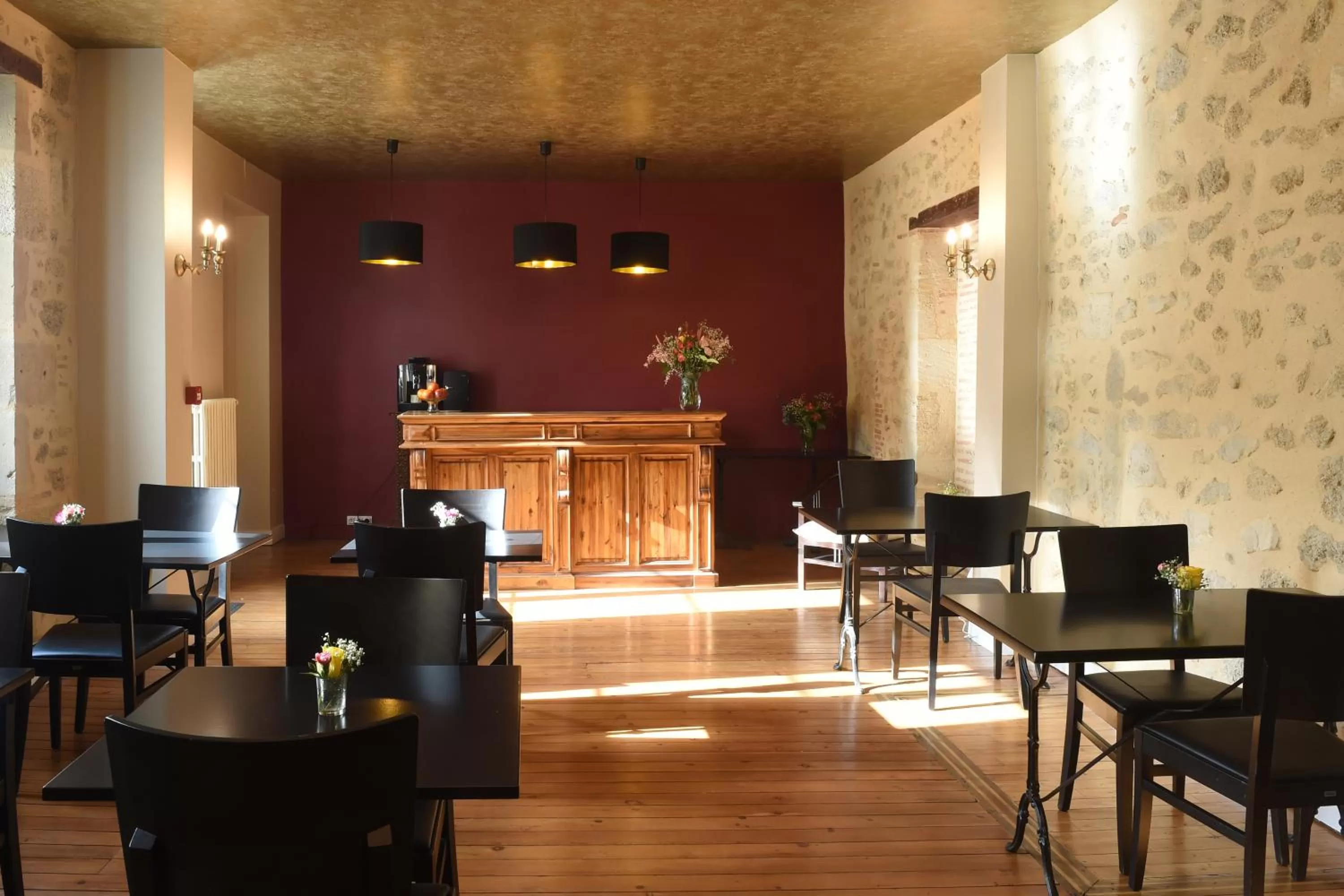 Breakfast, Lounge/Bar in Le Rodin Bazas