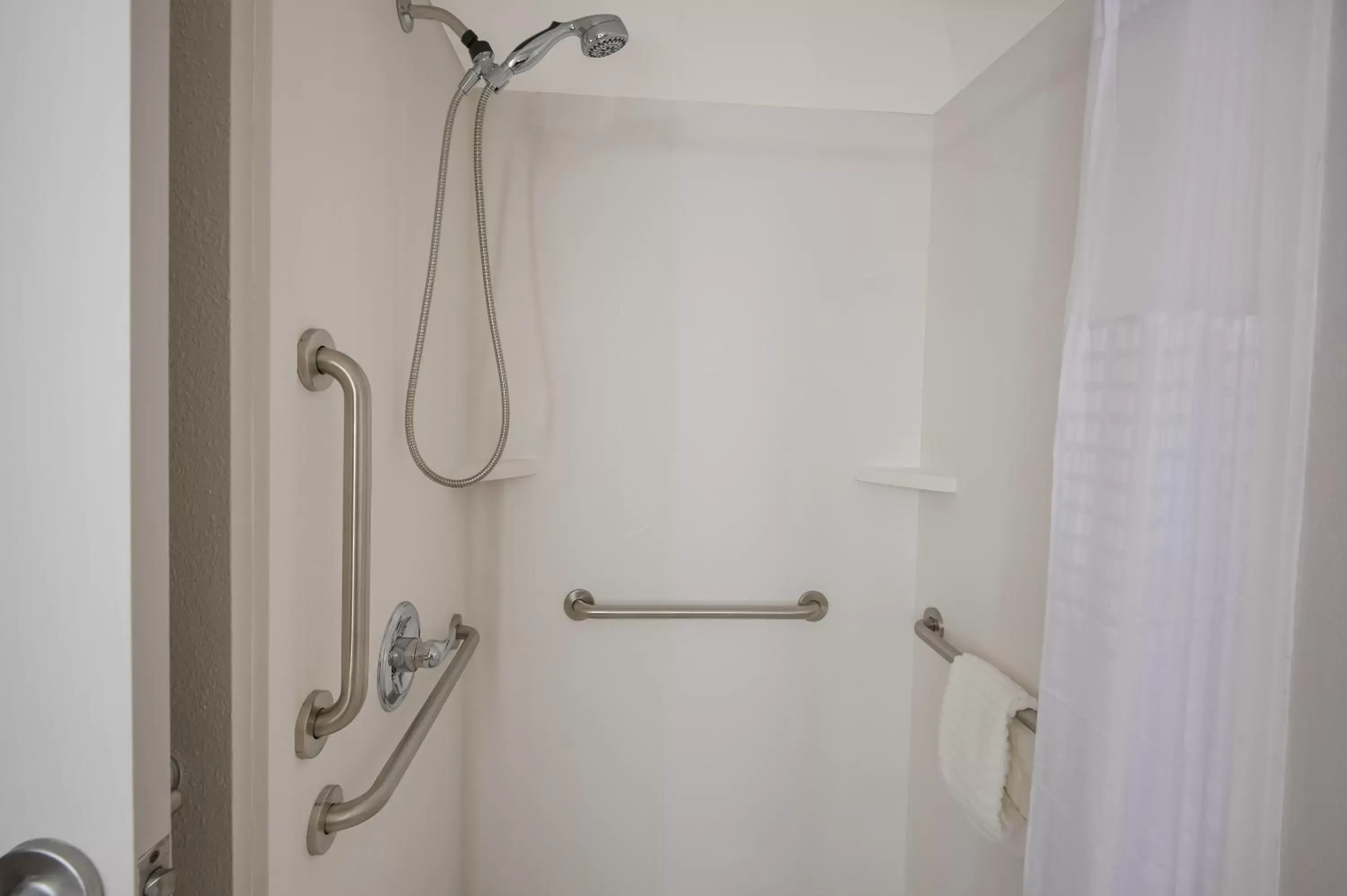 Shower, Bathroom in Comfort Inn & Suites Fishers - Indianapolis