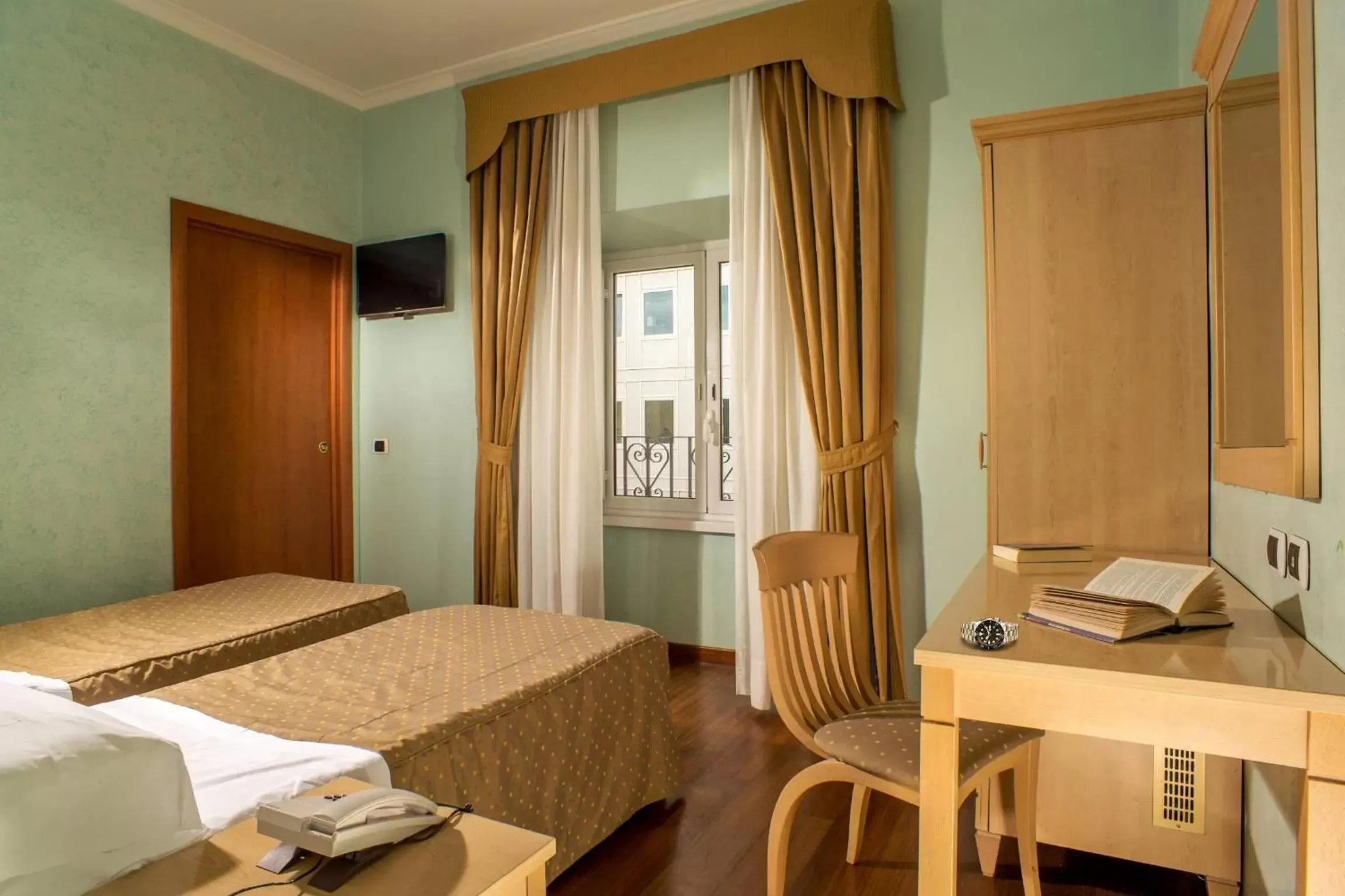 Bedroom in Hotel Piemonte