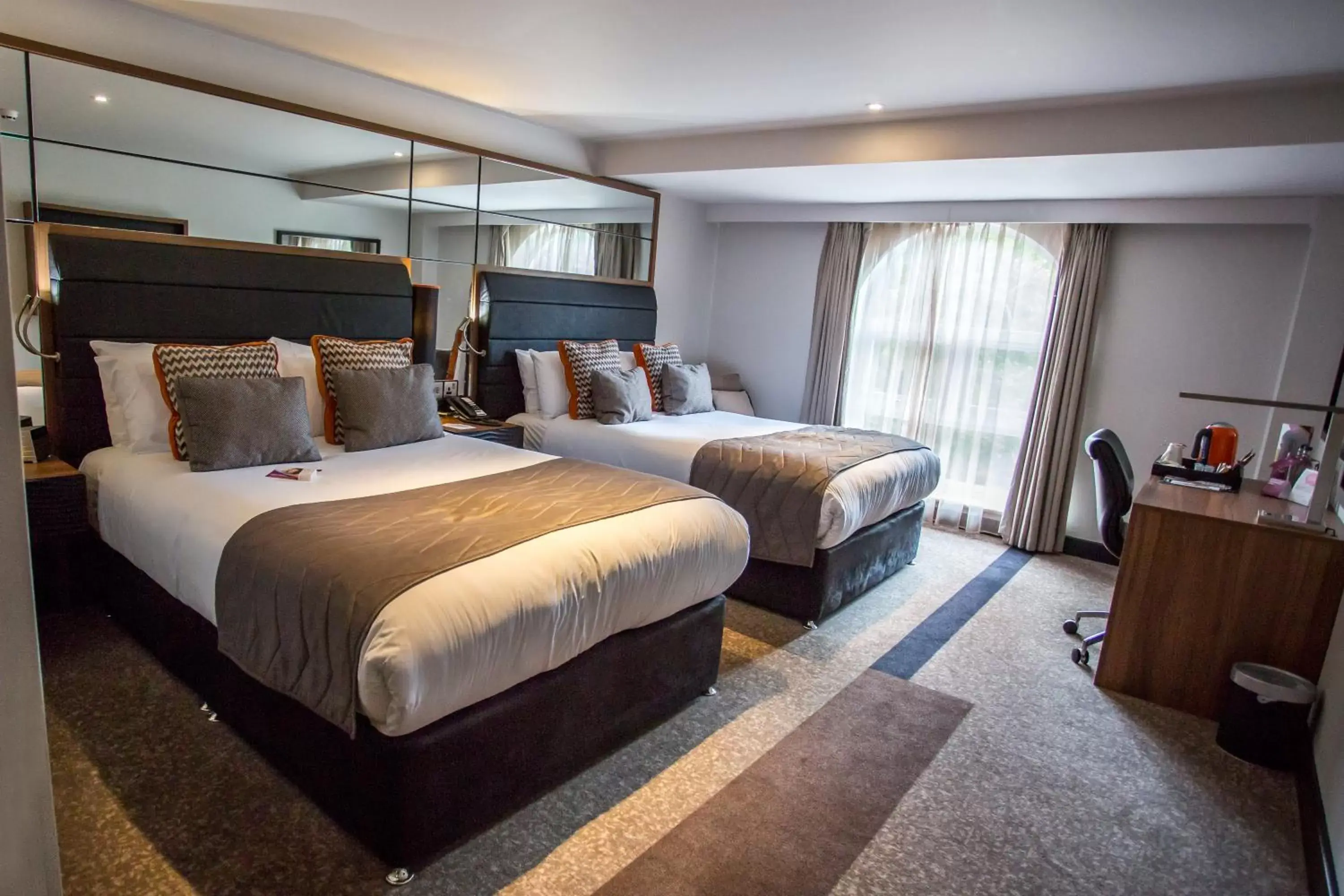 Photo of the whole room, Bed in Crowne Plaza Gerrards Cross, an IHG Hotel
