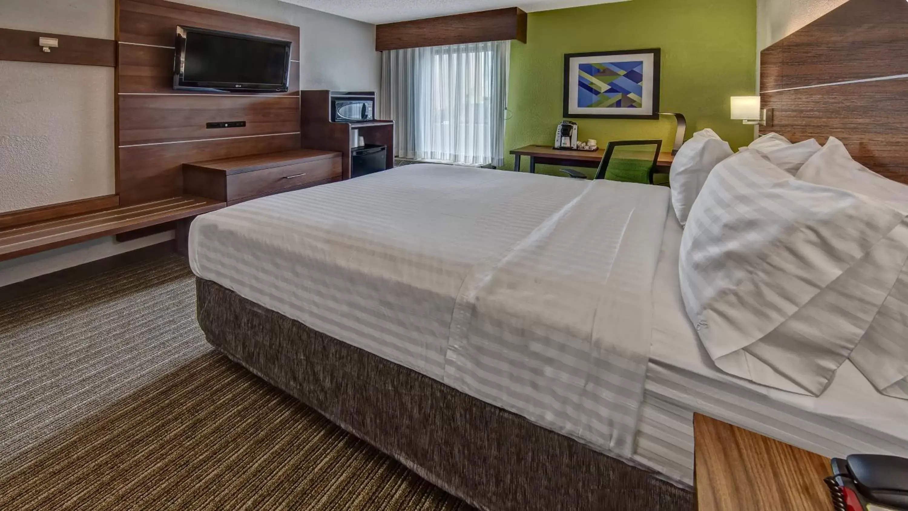 Photo of the whole room, Bed in Holiday Inn Express Memphis Medical Center - Midtown, an IHG Hotel