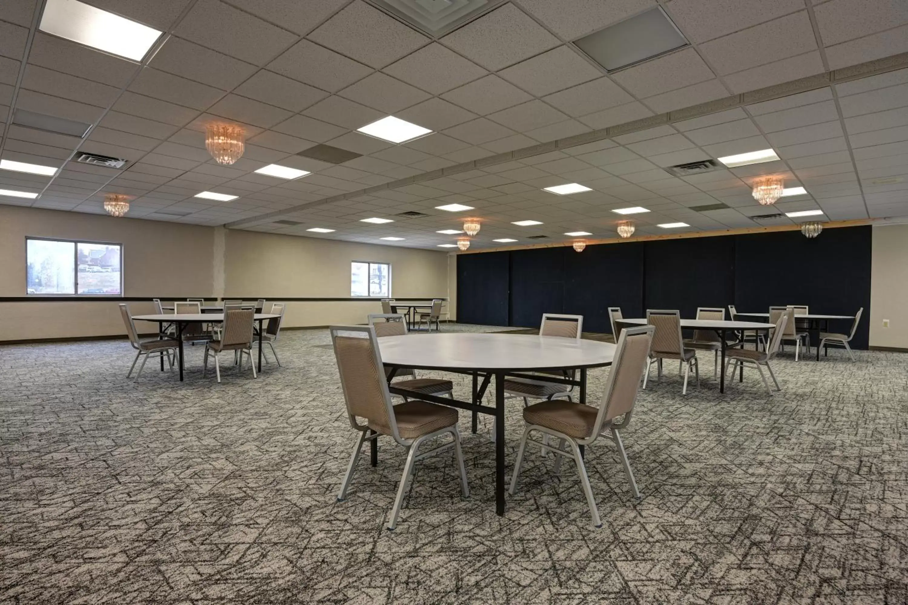 Country Inn & Suites by Radisson, Pierre, SD