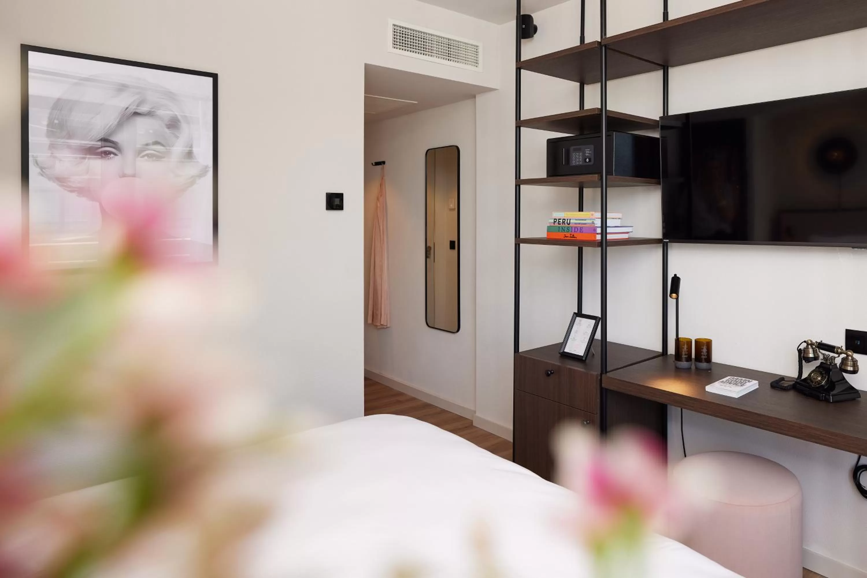 Bedroom, Bed in Rosa Hotel