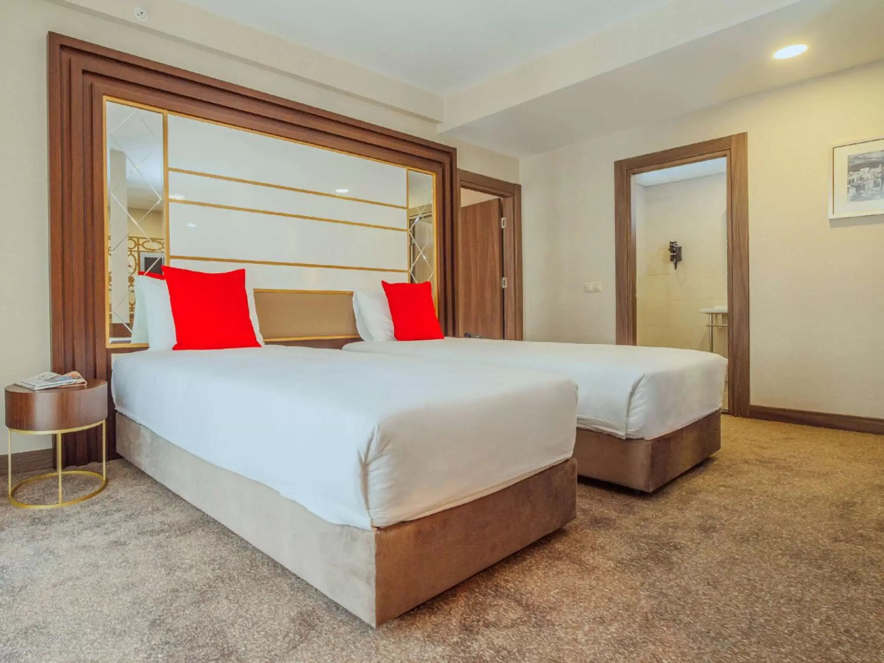 Property building, Bed in ibis Styles Istanbul Bomonti