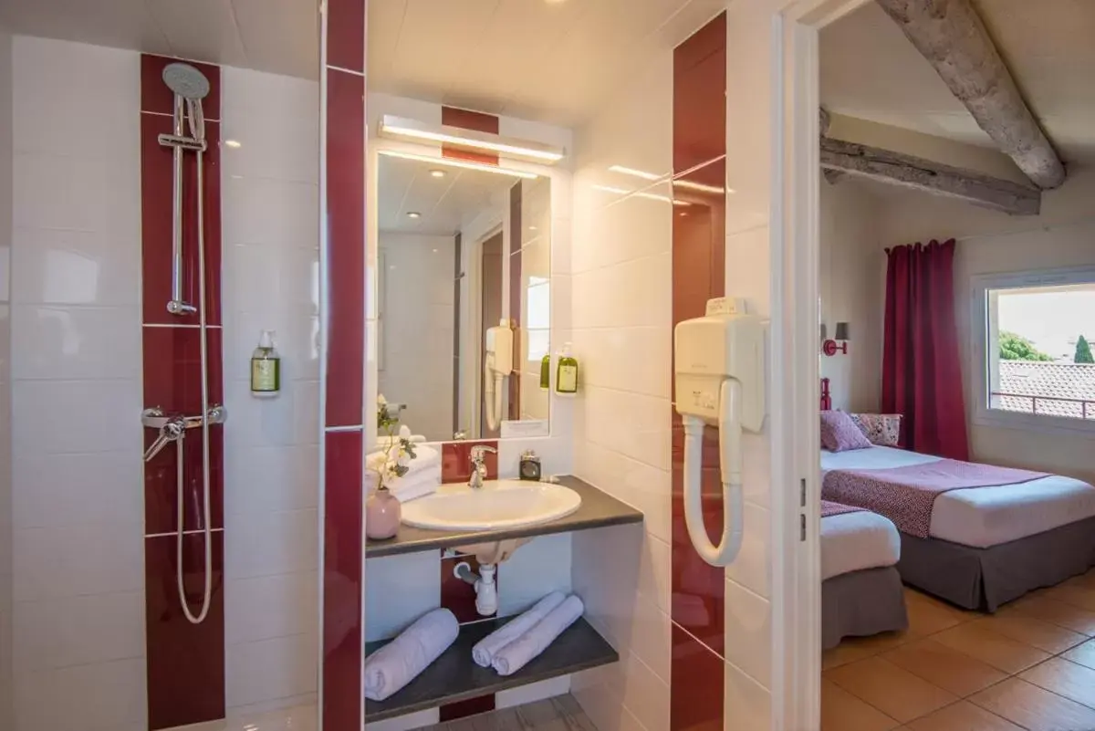 Bathroom in Hotel du Forum