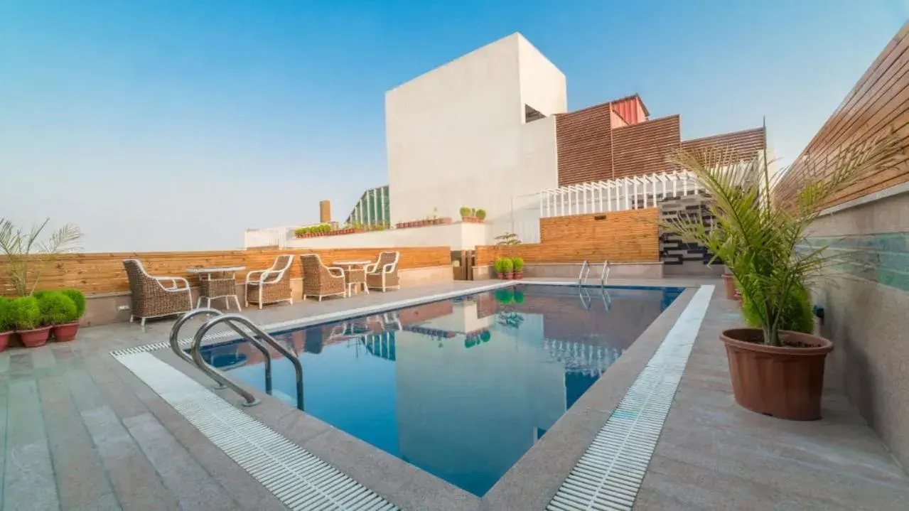 Swimming Pool in Costa Riviera Hotel