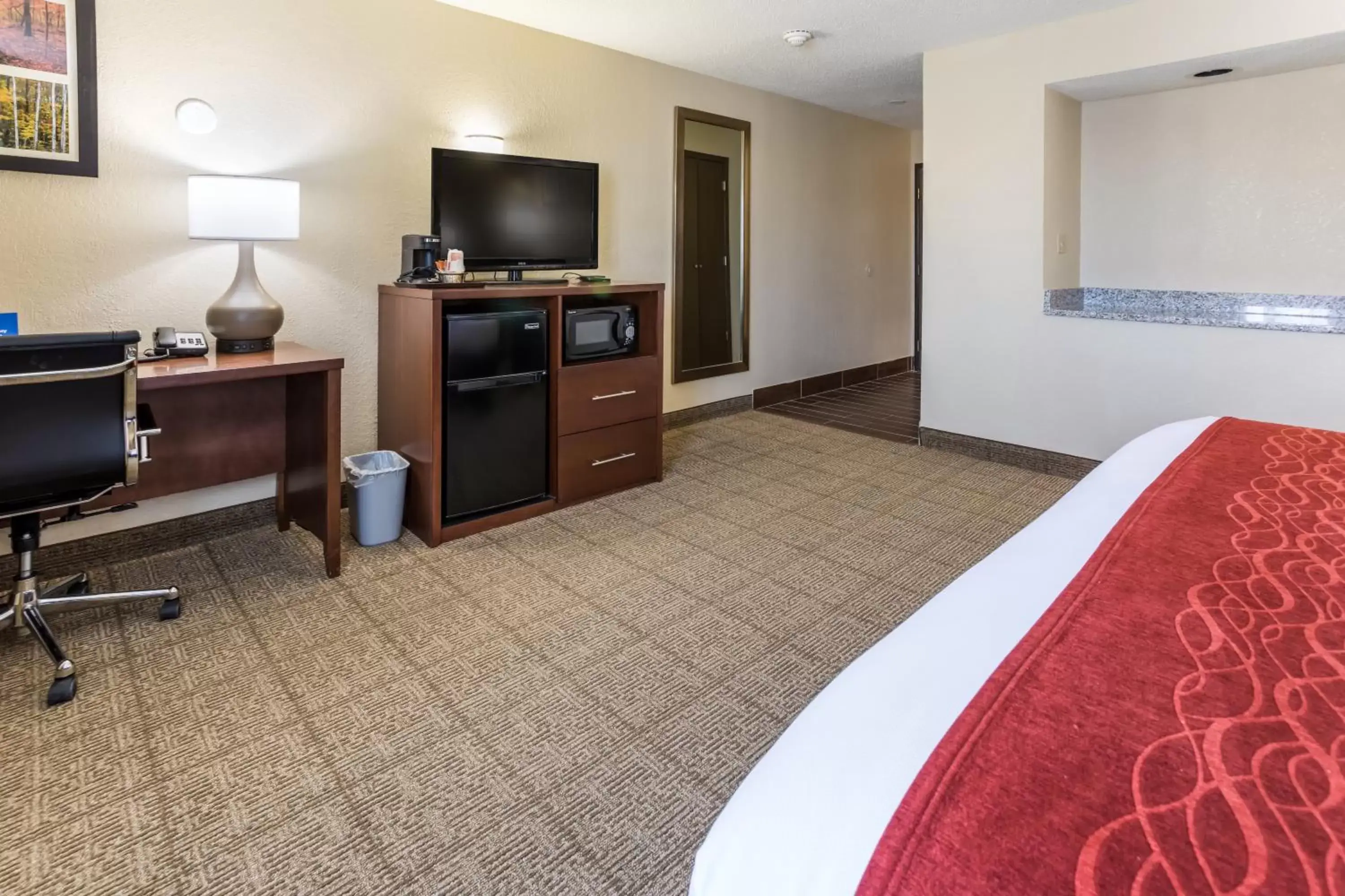 TV and multimedia, TV/Entertainment Center in Comfort Inn