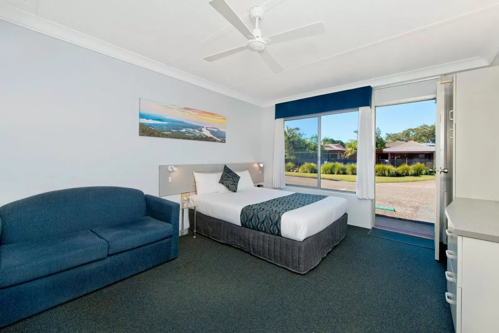 Seating area in Haven Waters Motel & Apartments