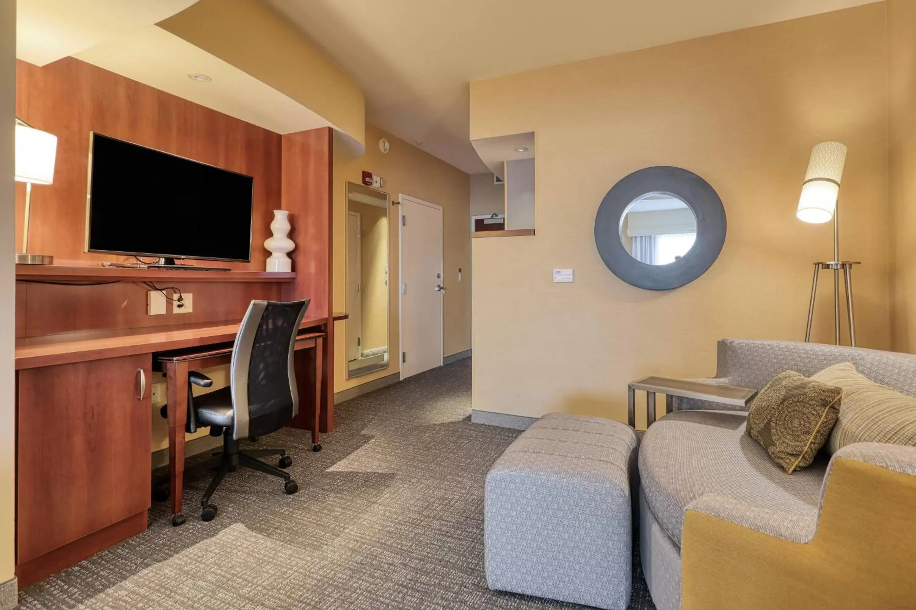 Photo of the whole room, TV/Entertainment Center in Courtyard by Marriott York