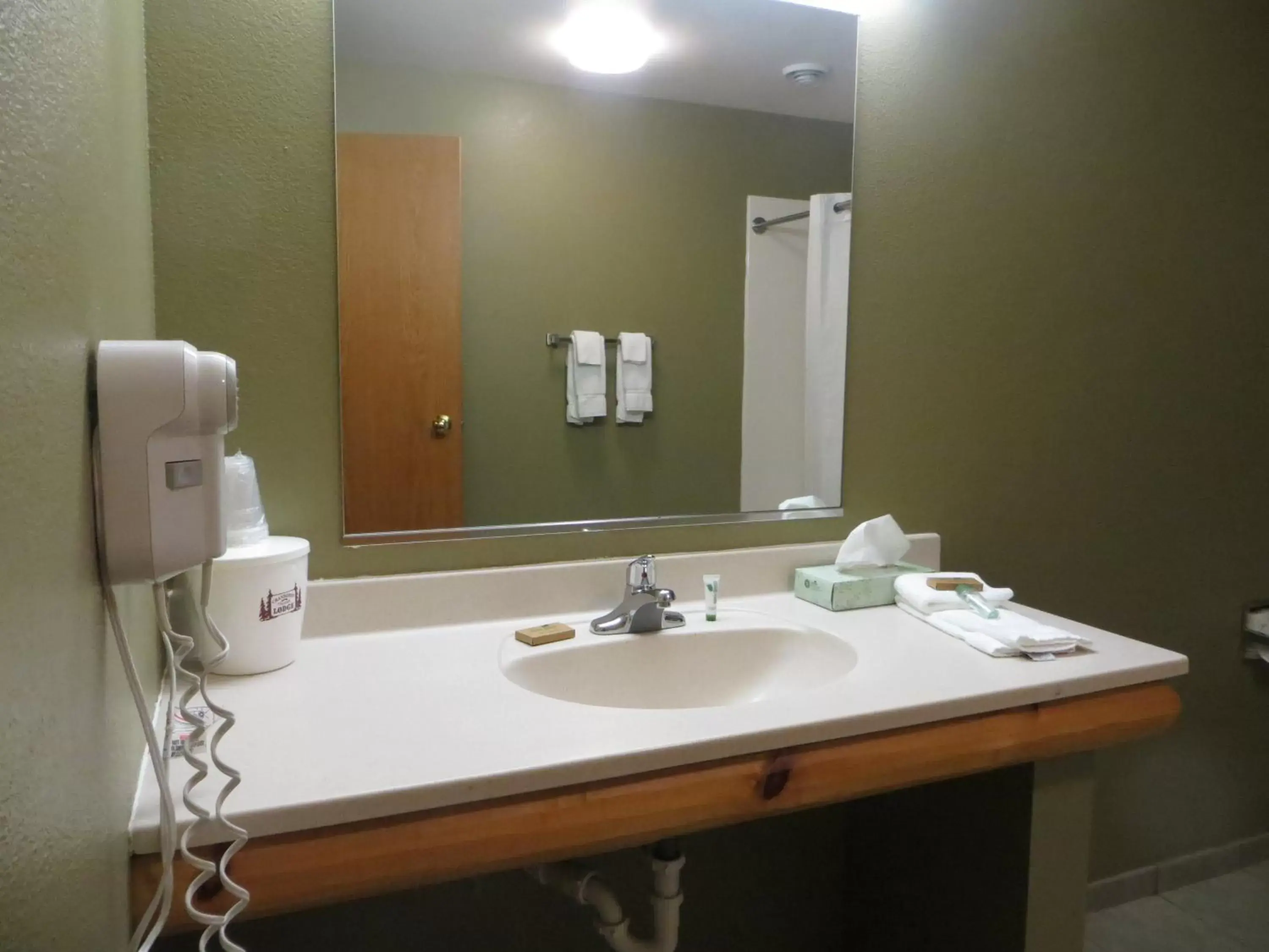 Bathroom in Cranberry Country Lodge