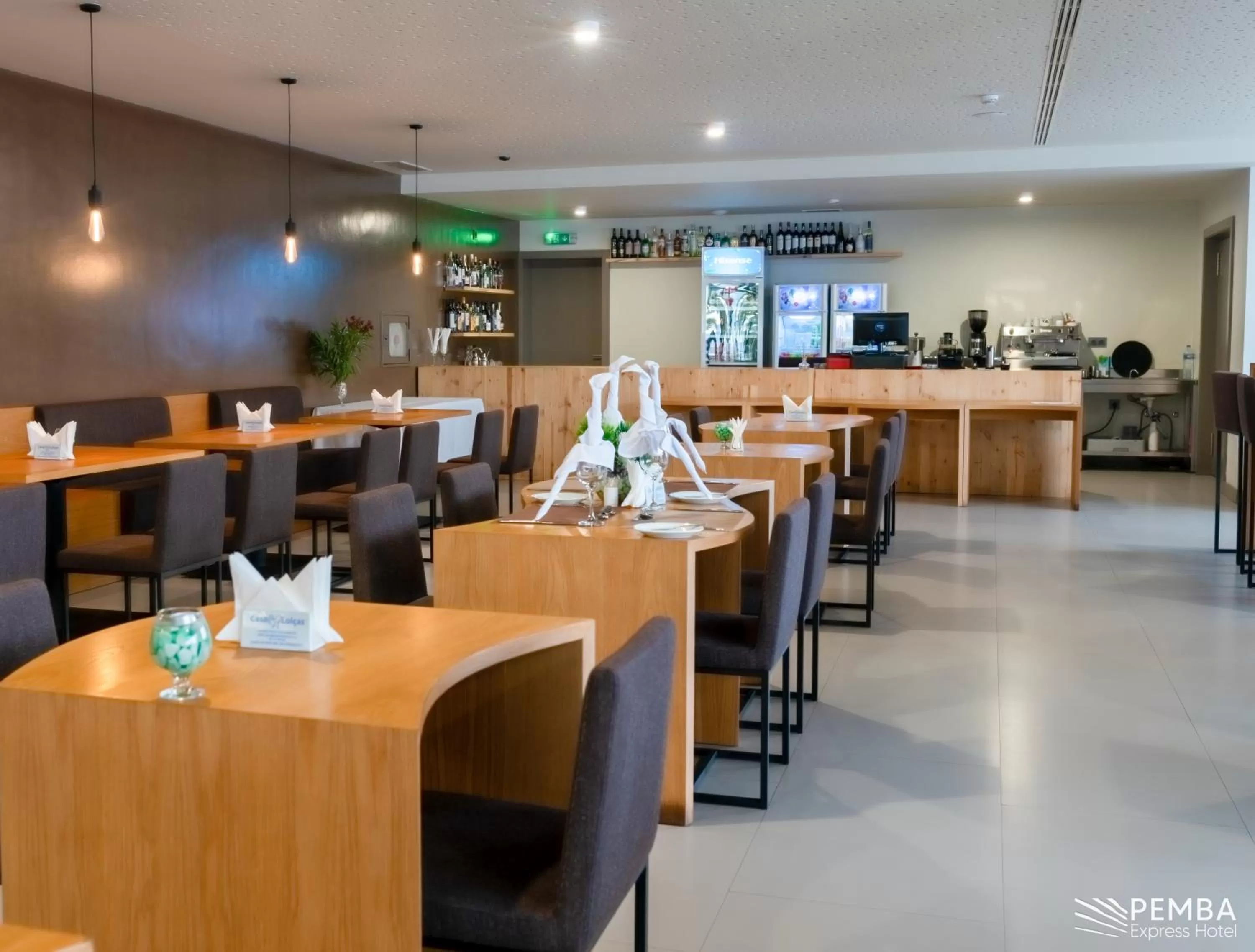 Restaurant/places to eat in Pemba Express Hotel