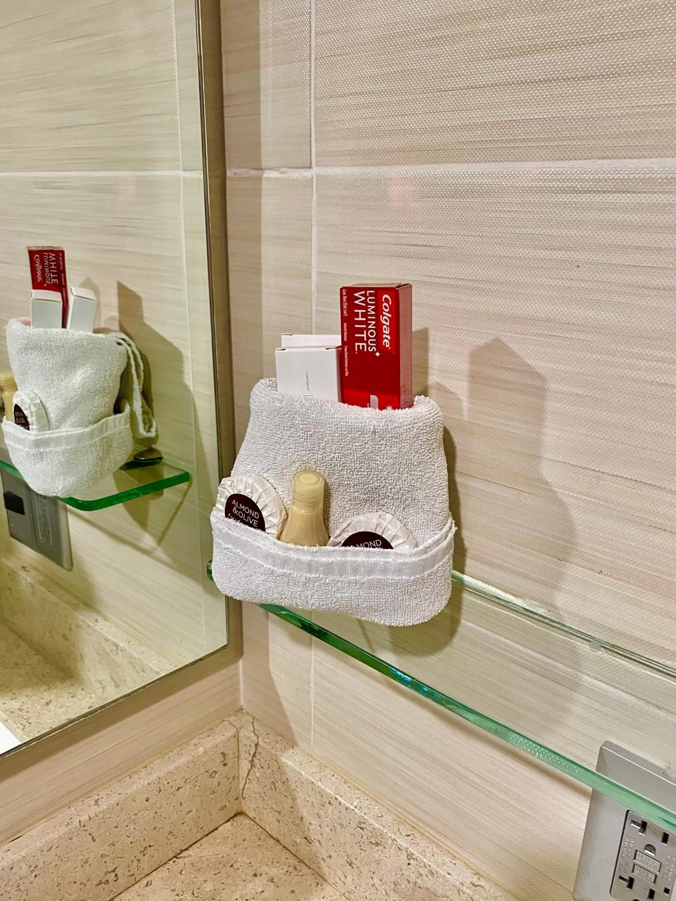 Toilet in Seven Crown La Paz Malecon