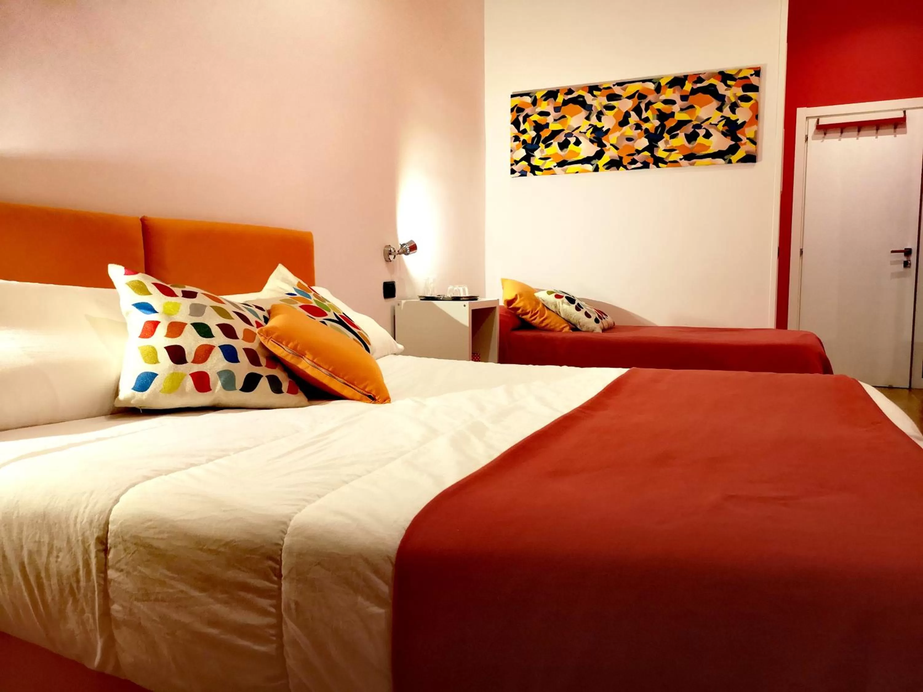 Photo of the whole room, Bed in Grande Archivio Napoli 22