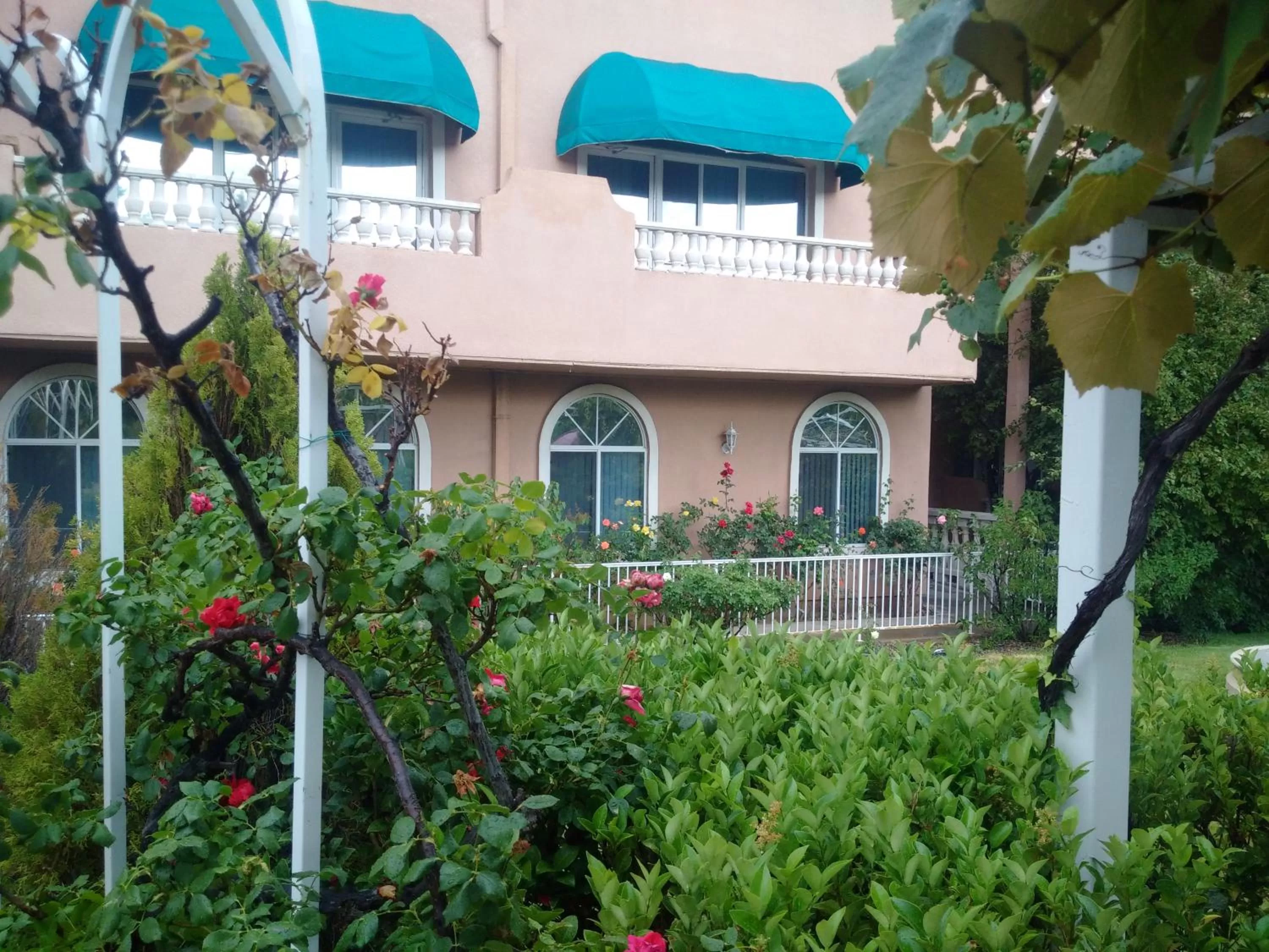 Garden in Forest Villas Hotel