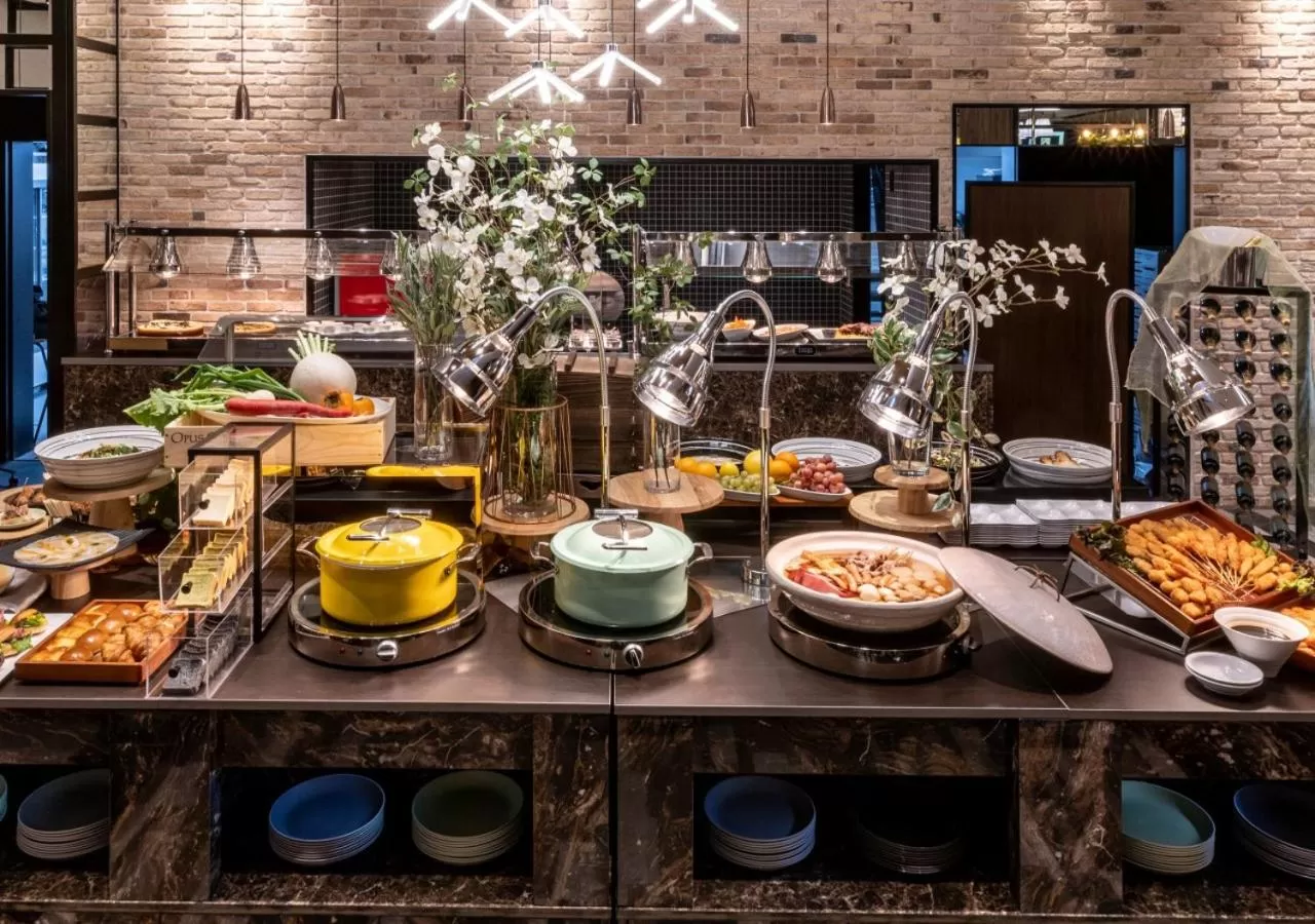 Restaurant/places to eat in APA Hotel & Resort Osaka Umeda Eki Tower