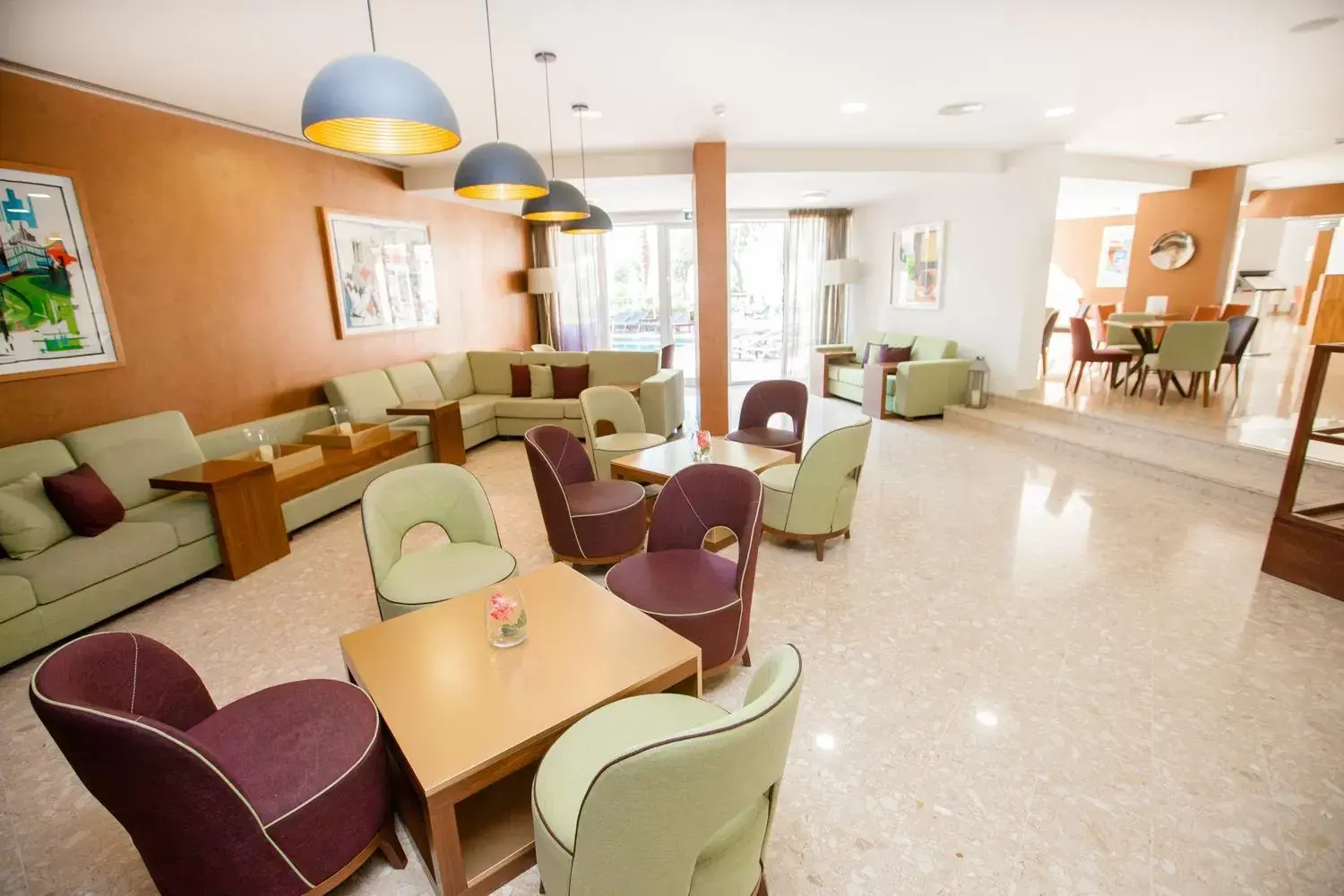 Communal lounge/ TV room, Restaurant/Places to Eat in Vilamoura Garden Hotel