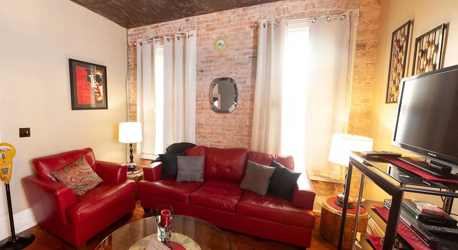 Living room, Seating Area in The Historic Wolf Hotel