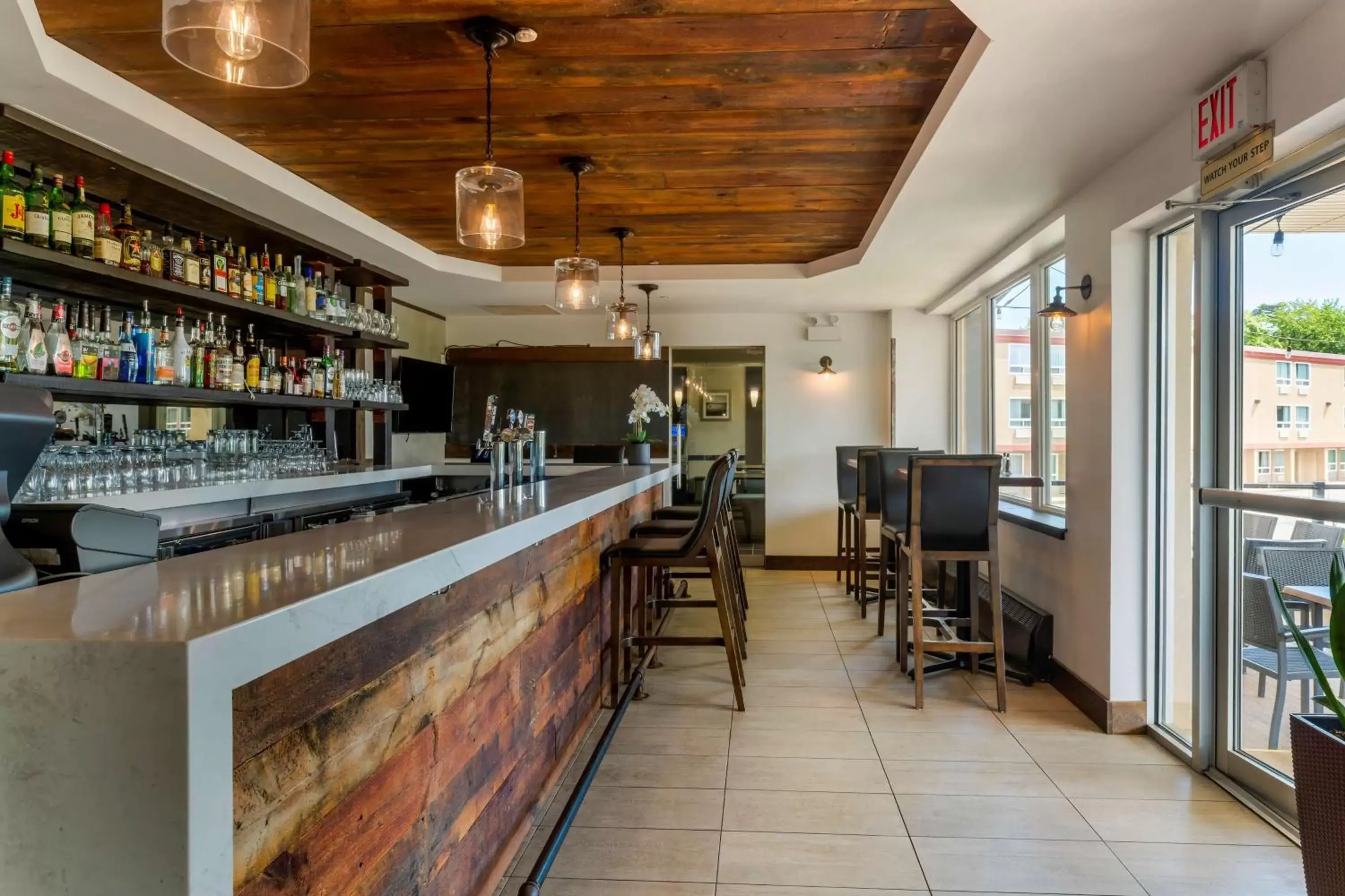 Lounge or bar, Lounge/Bar in Best Western Plus Chocolate Lake Hotel - Halifax