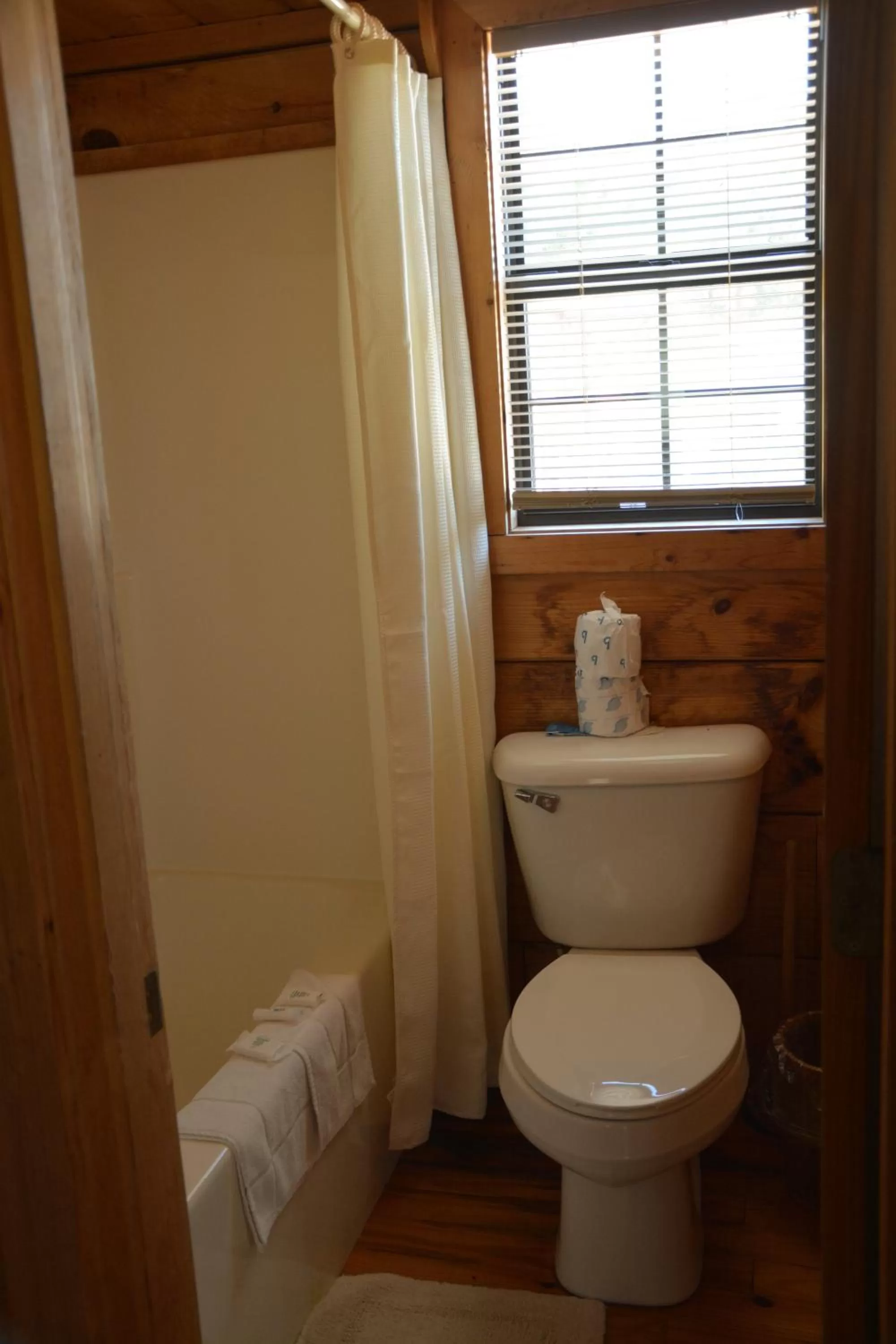 Camp Mack Lodge, Marina & RV Resort