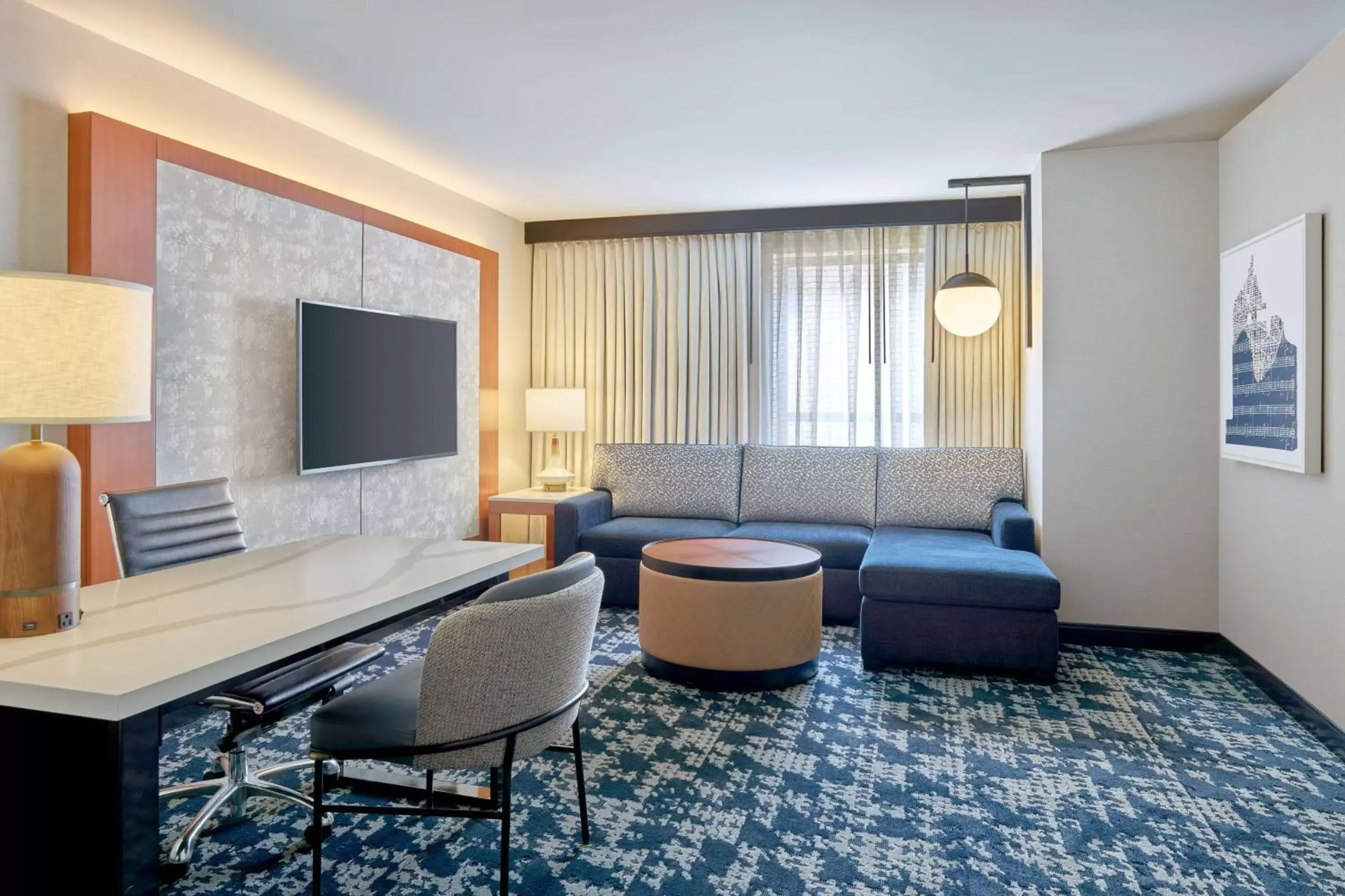 Bedroom, Seating Area in Embassy Suites by Hilton Washington DC Convention Center