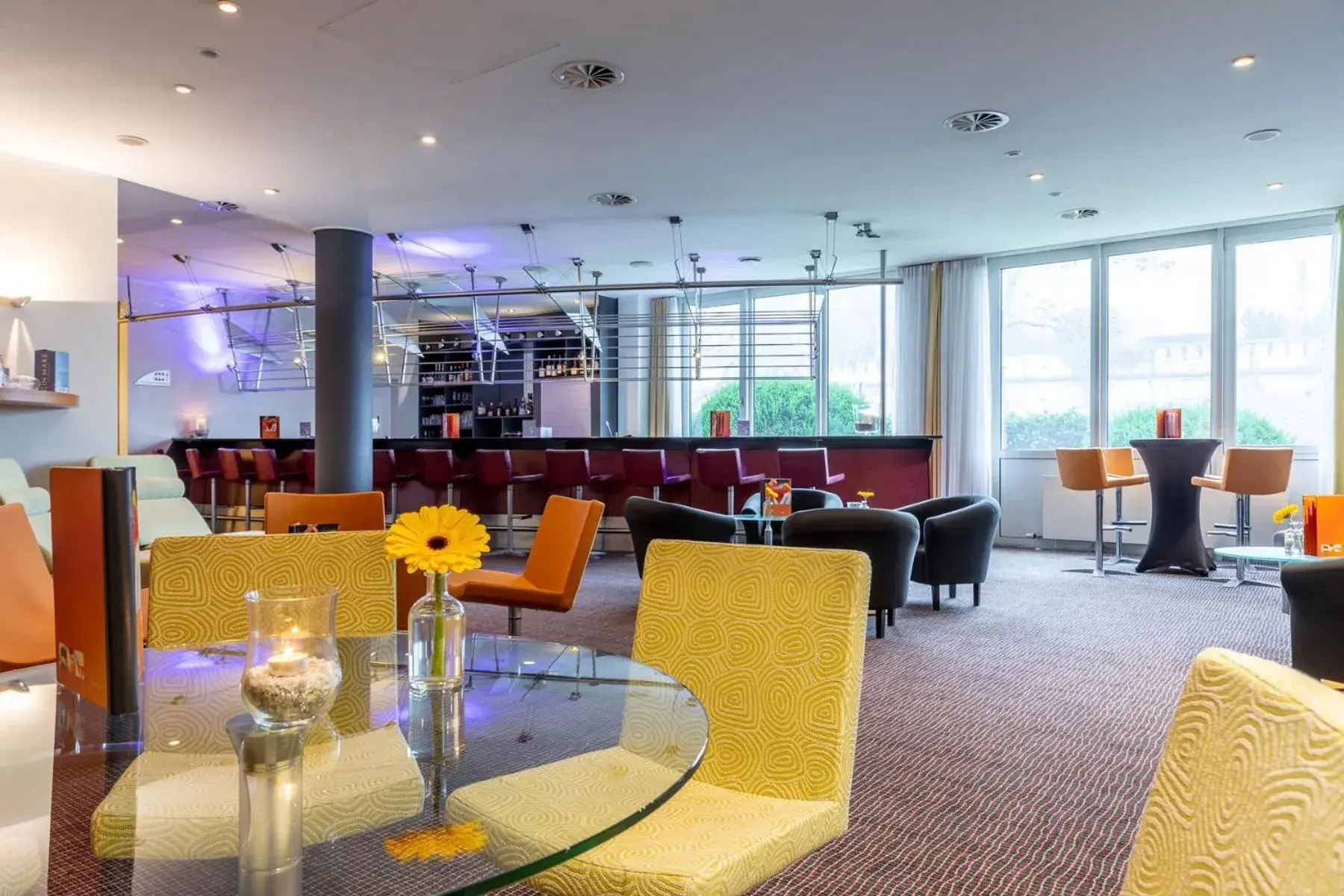 Lounge or bar, Restaurant/Places to Eat in Novotel Mainz