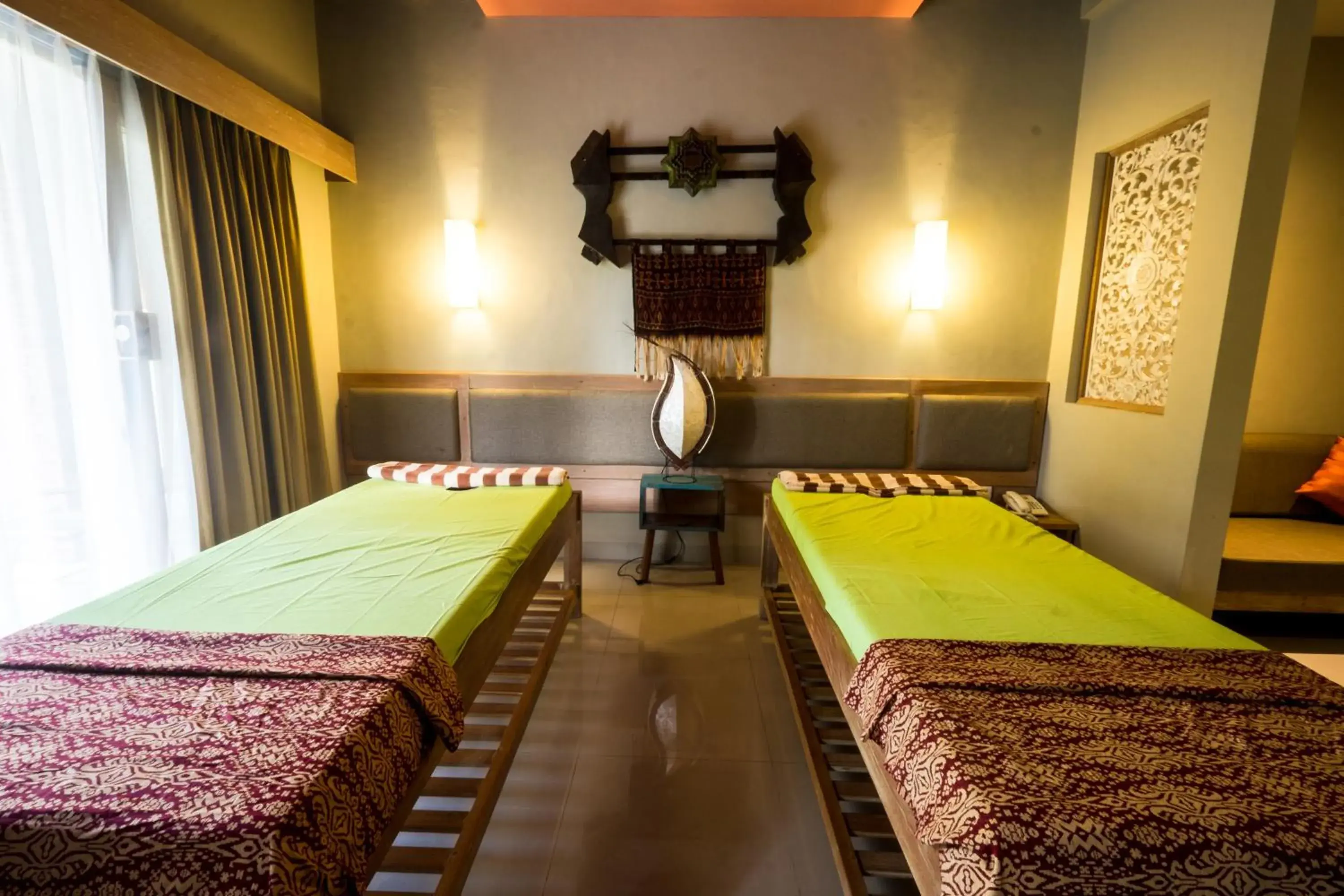 Massage, Bed in Tetirah Boutique Hotel