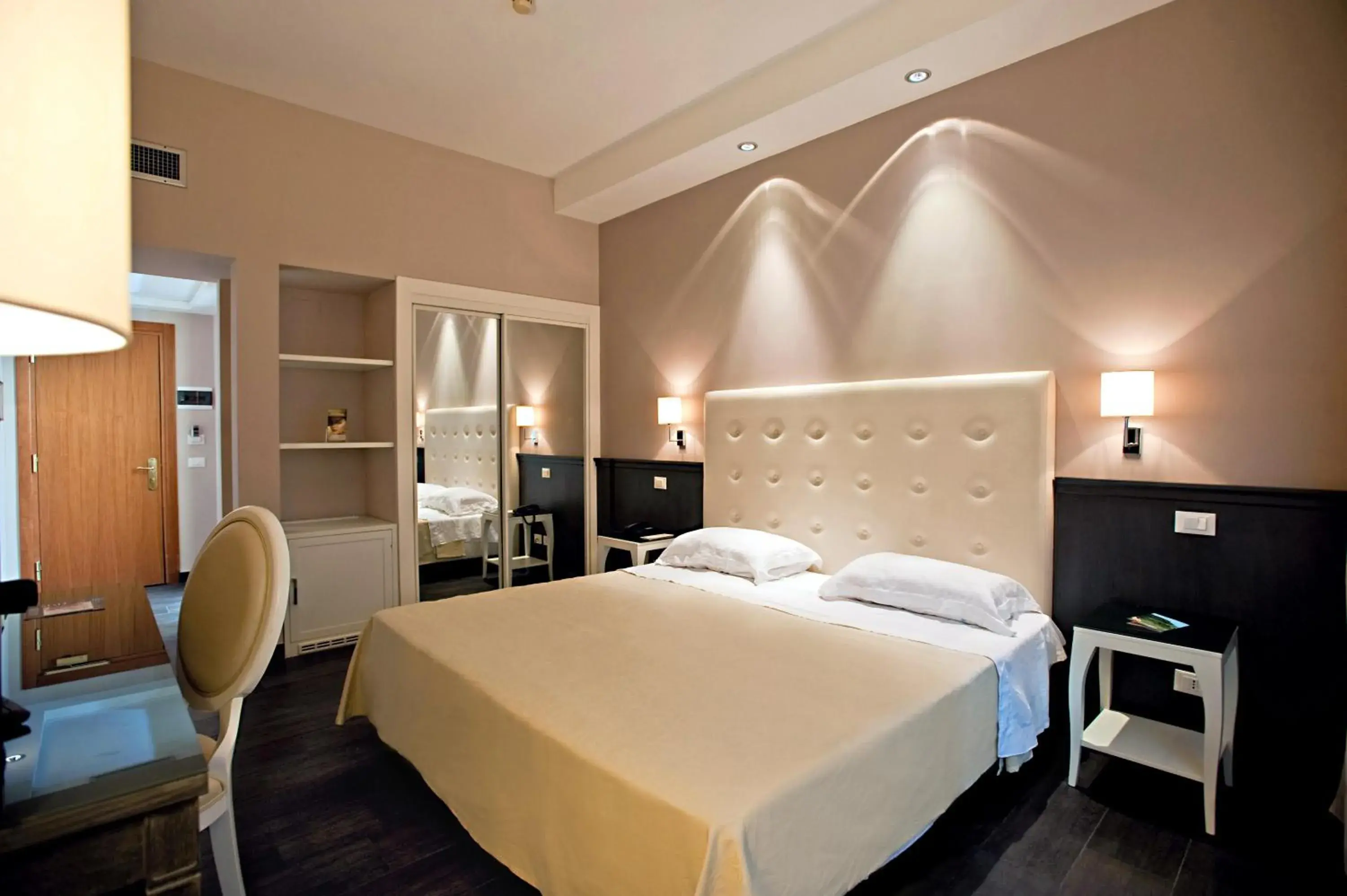 Photo of the whole room, Bed in Hotel Mediterraneo