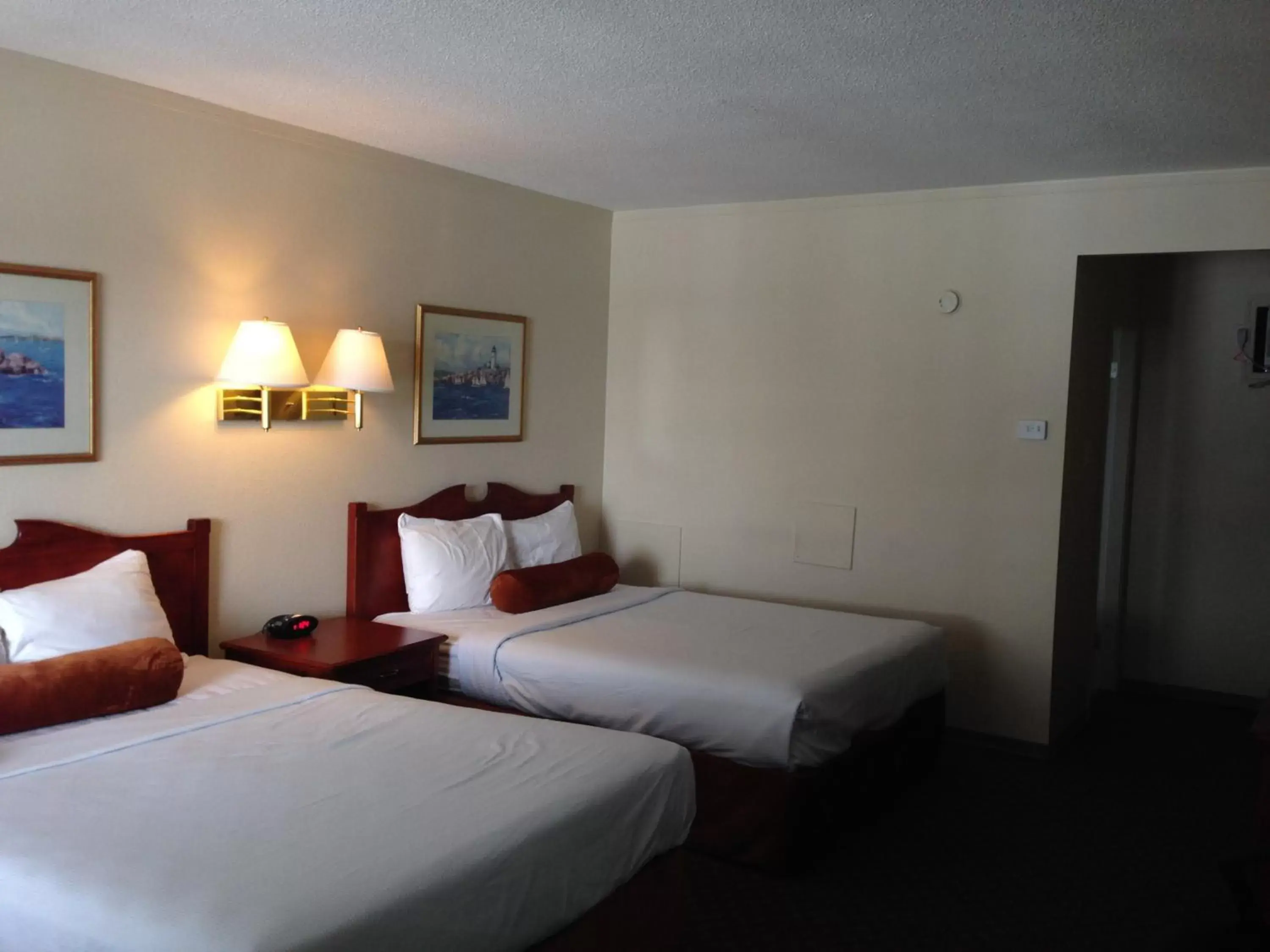 Bed in Knights Inn Lethbridge Bed in Knights Inn Lethbridge